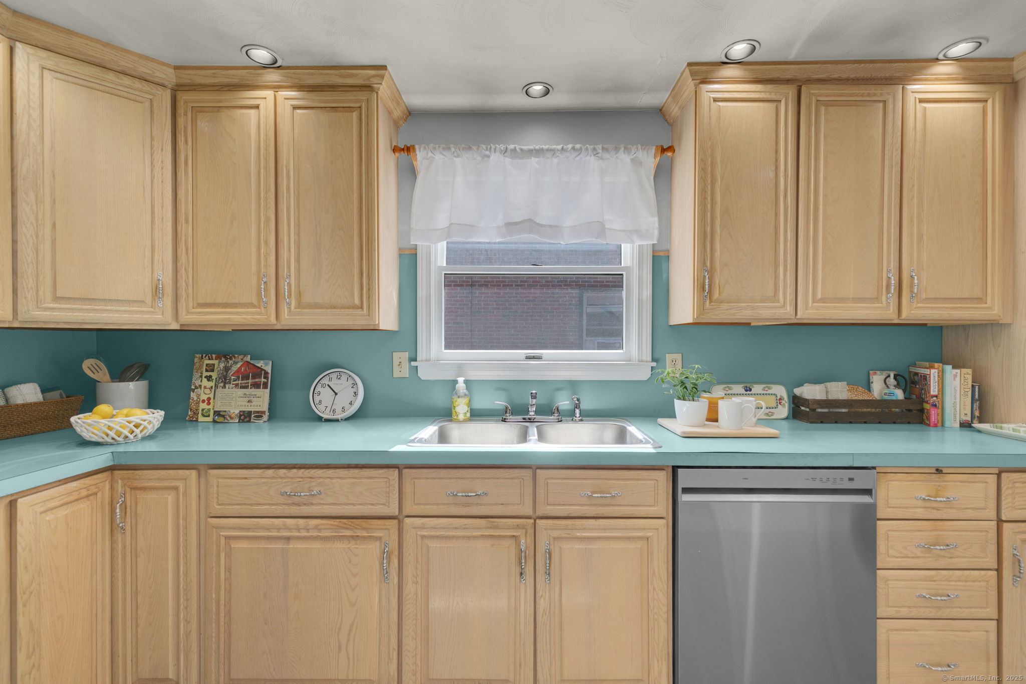 Plainville, Connecticut 06062, United States, 1 Bedroom Bedrooms, ,1 BathroomBathrooms,Residential,Coming Soon,188259