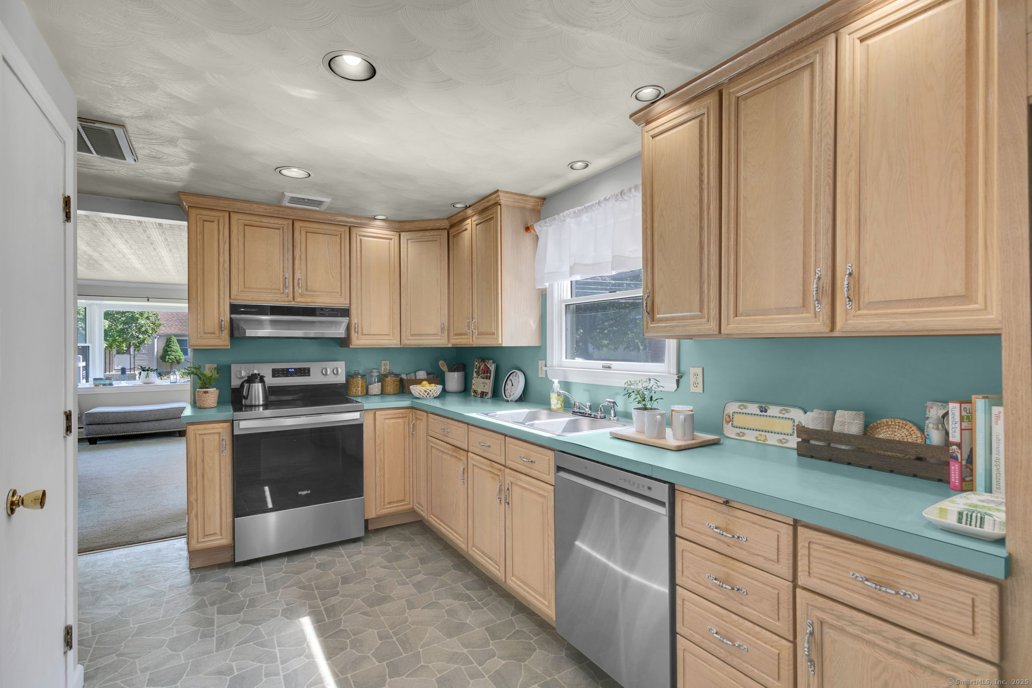 Plainville, Connecticut 06062, United States, 1 Bedroom Bedrooms, ,1 BathroomBathrooms,Residential,Coming Soon,188259