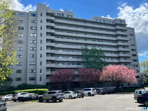 Photo of 3200 Park Avenue #7A2, Bridgeport, CT 06604 (MLS # 24167868)
