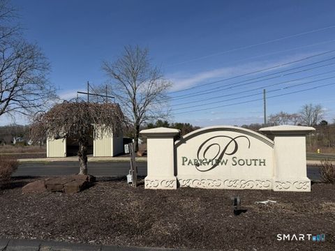 Condo For Sale - 1004 Summer Hill Drive #1004<br/> Hartford County, South Windsor, CT 06074