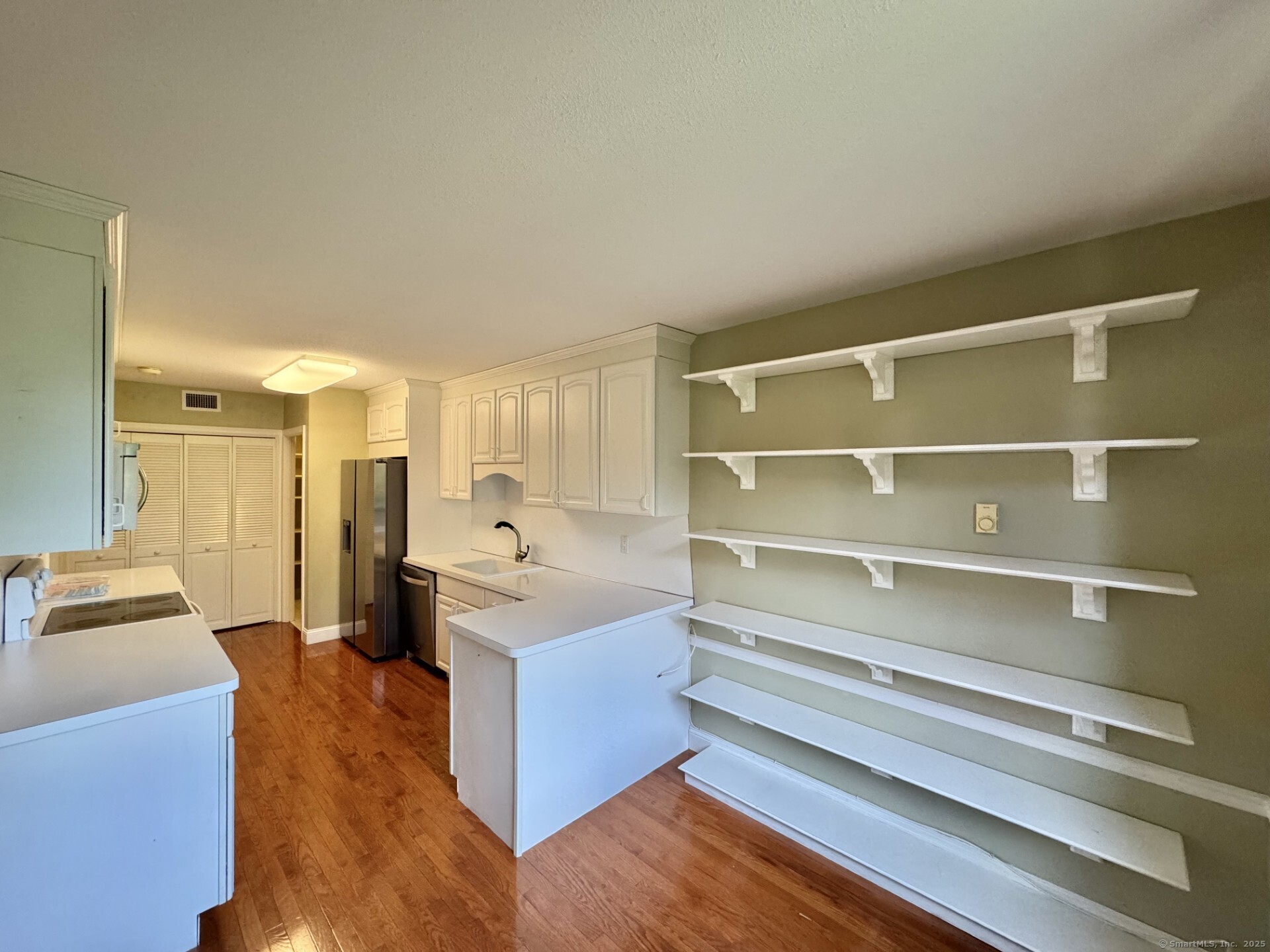 795 Prospect Avenue #B-5, West Hartford, Connecticut image 21