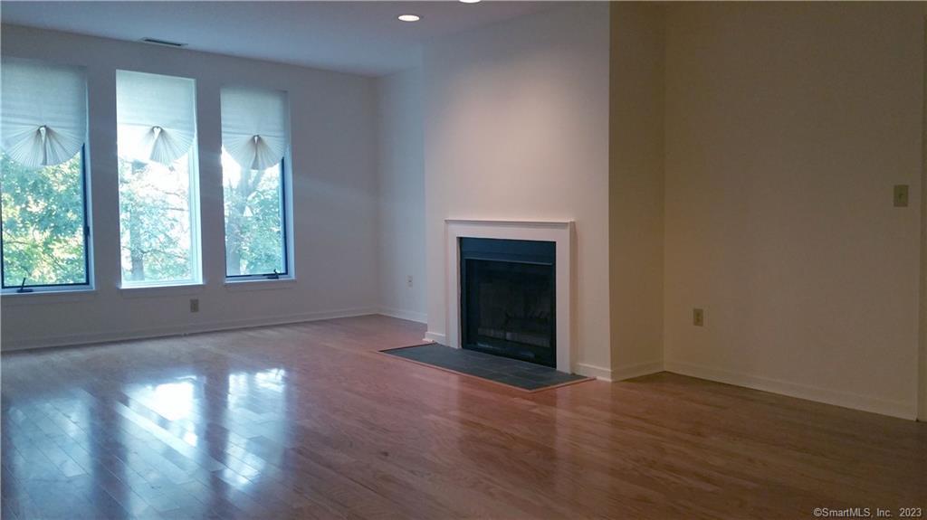 500 Prospect Street 2E