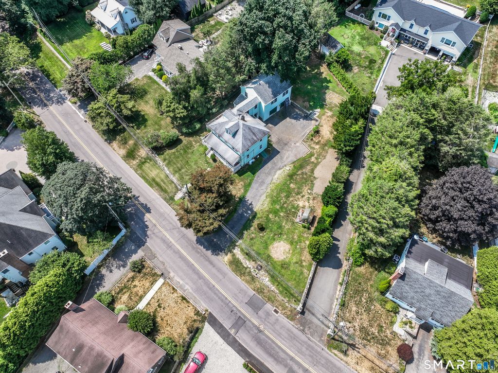 Photo of 647 Bronson Road, Fairfield, CT 06890 (MLS # 24168753)