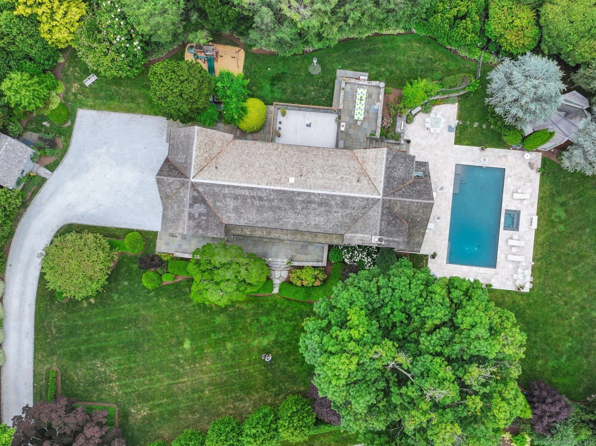 2 Bluewater Hill South