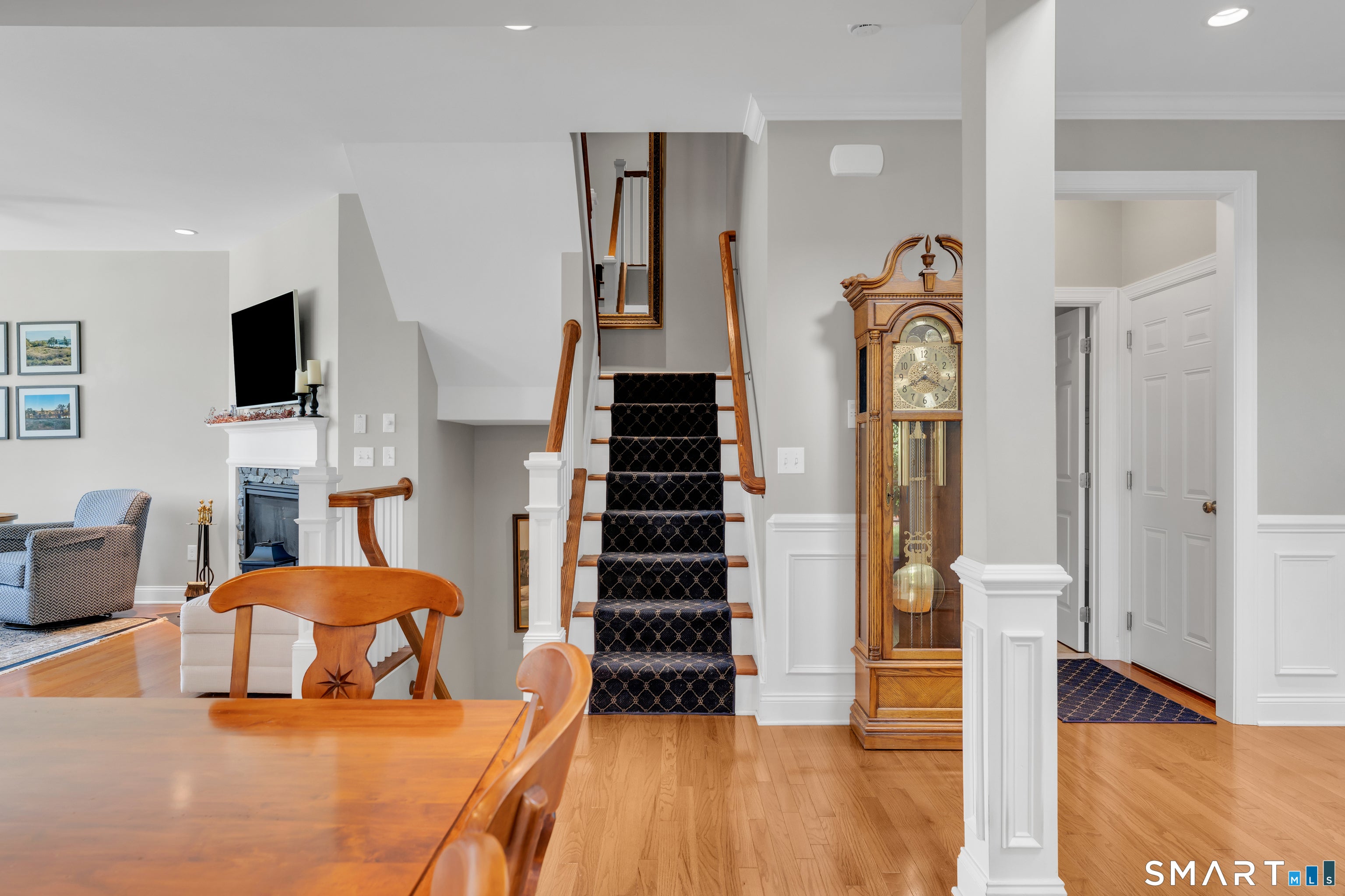 560 River Road 16