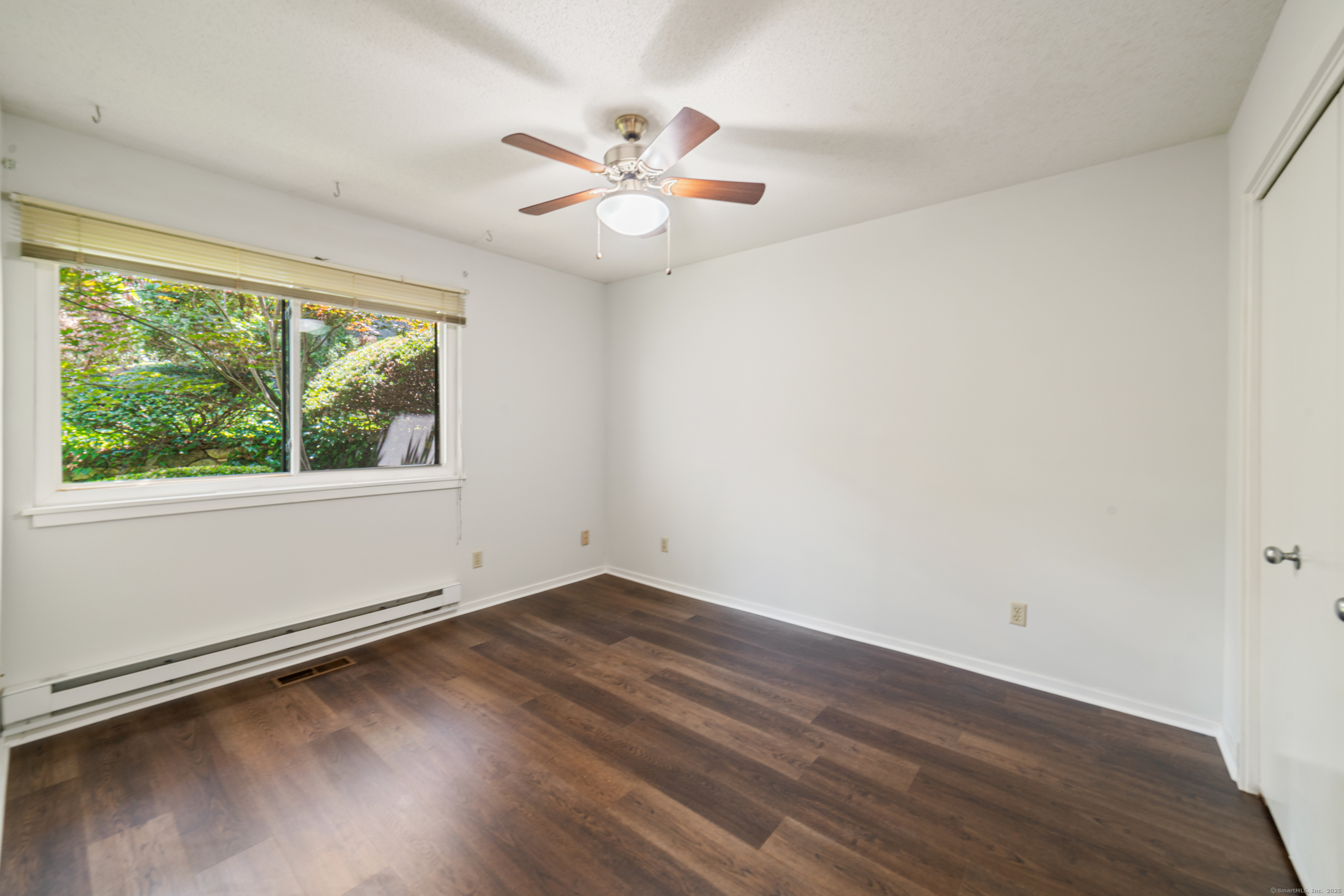 Southbury, Connecticut 06488, United States, 3 Bedrooms Bedrooms, ,2 BathroomsBathrooms,Residential,Active,168874