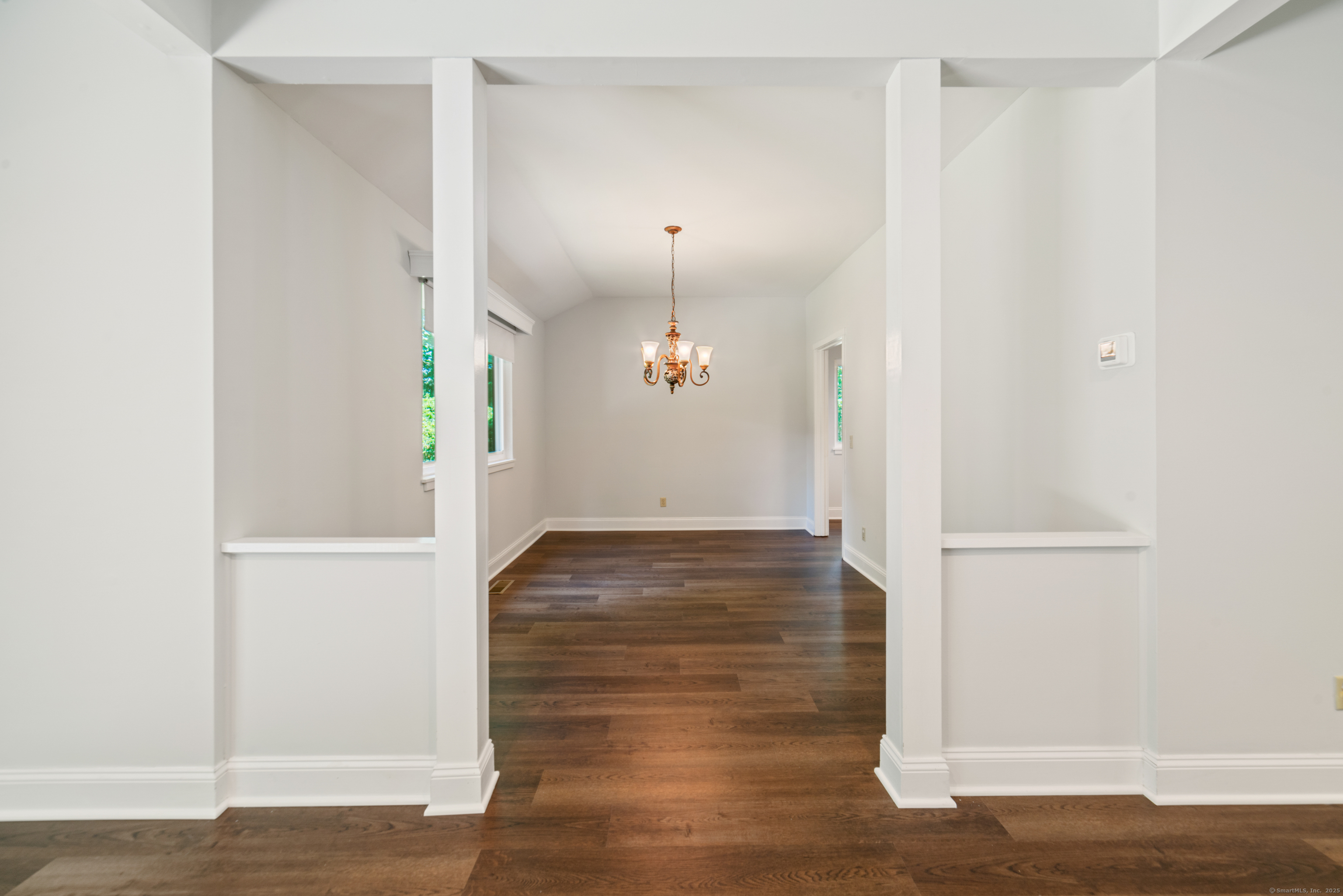 Southbury, Connecticut 06488, United States, 3 Bedrooms Bedrooms, ,2 BathroomsBathrooms,Residential,Active,168874