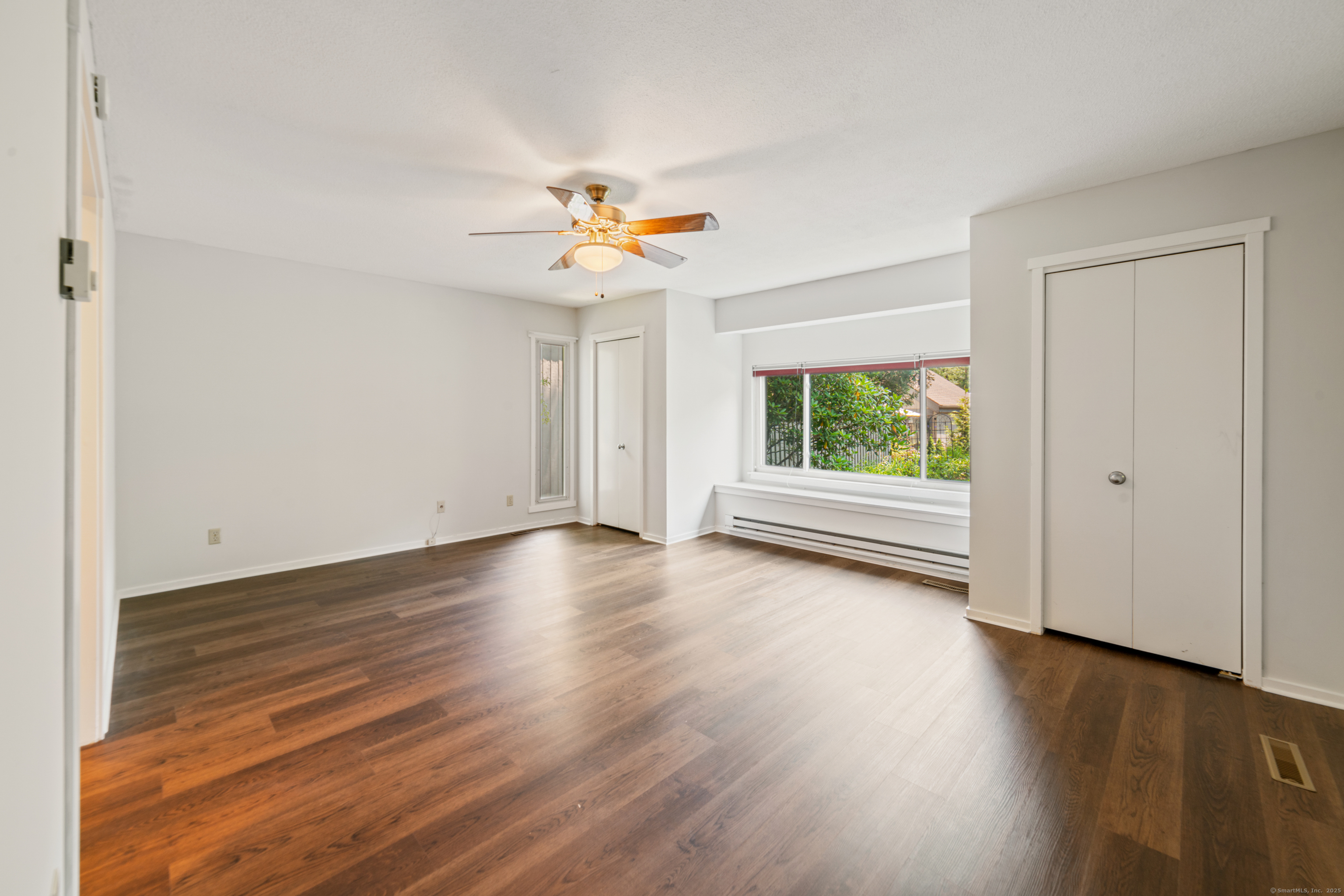 Southbury, Connecticut 06488, United States, 3 Bedrooms Bedrooms, ,2 BathroomsBathrooms,Residential,Active,168874