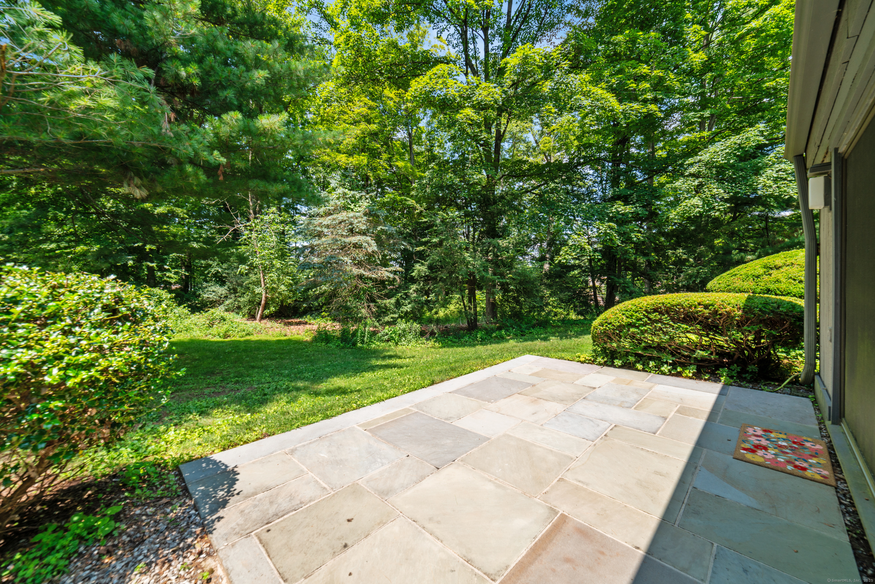 Southbury, Connecticut 06488, United States, 3 Bedrooms Bedrooms, ,2 BathroomsBathrooms,Residential,Active,168874