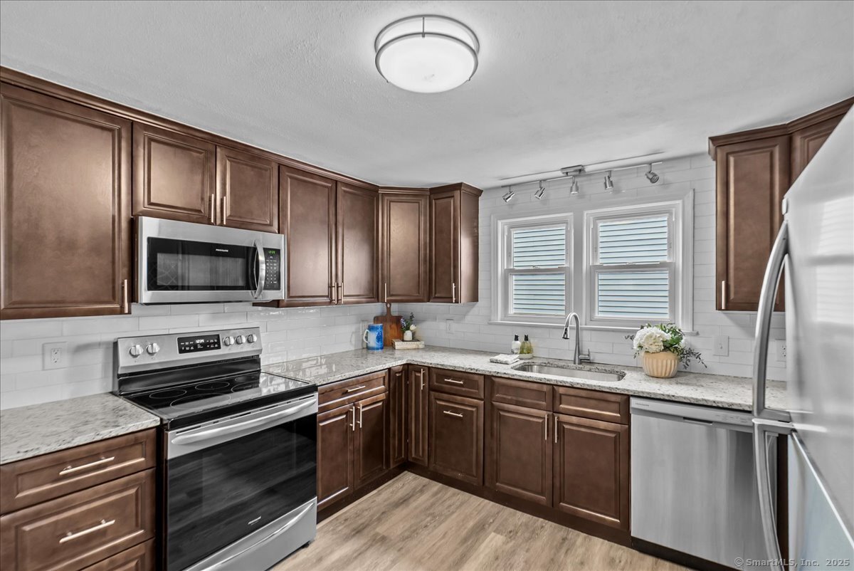 10 Yale Street, West Hartford, Connecticut image 8