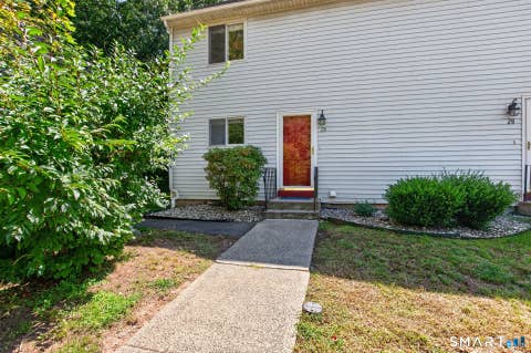 Condo For Sale - 26 Larkspur Drive #26<br/> Cromwell, CT 06416