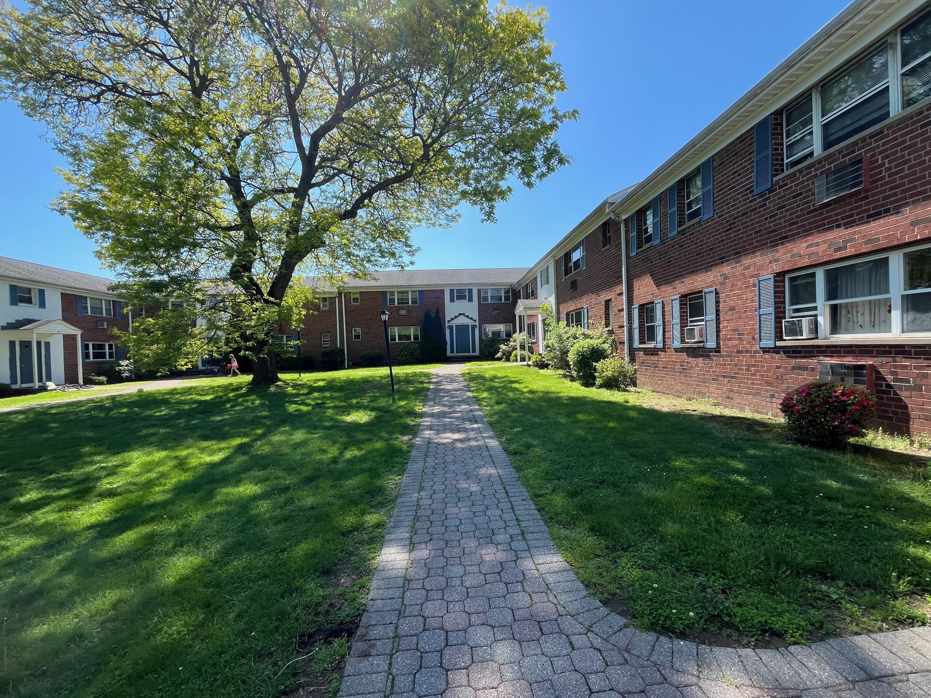 14 Colonial Drive D
