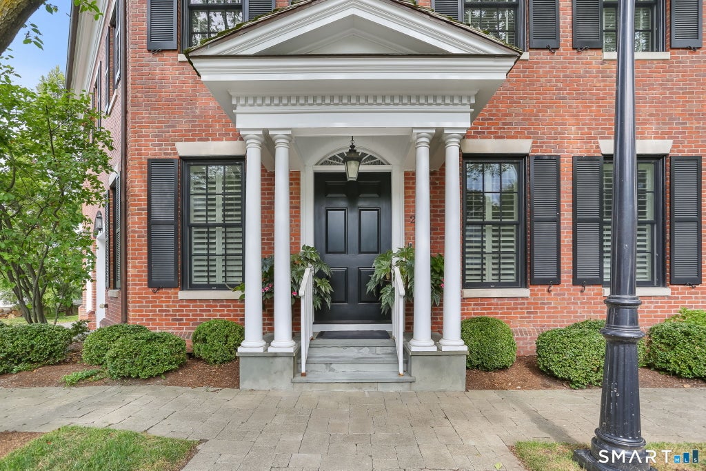 Photo of 2 Elmwood Drive #2, Fairfield, CT 06890 (MLS # 24195971)