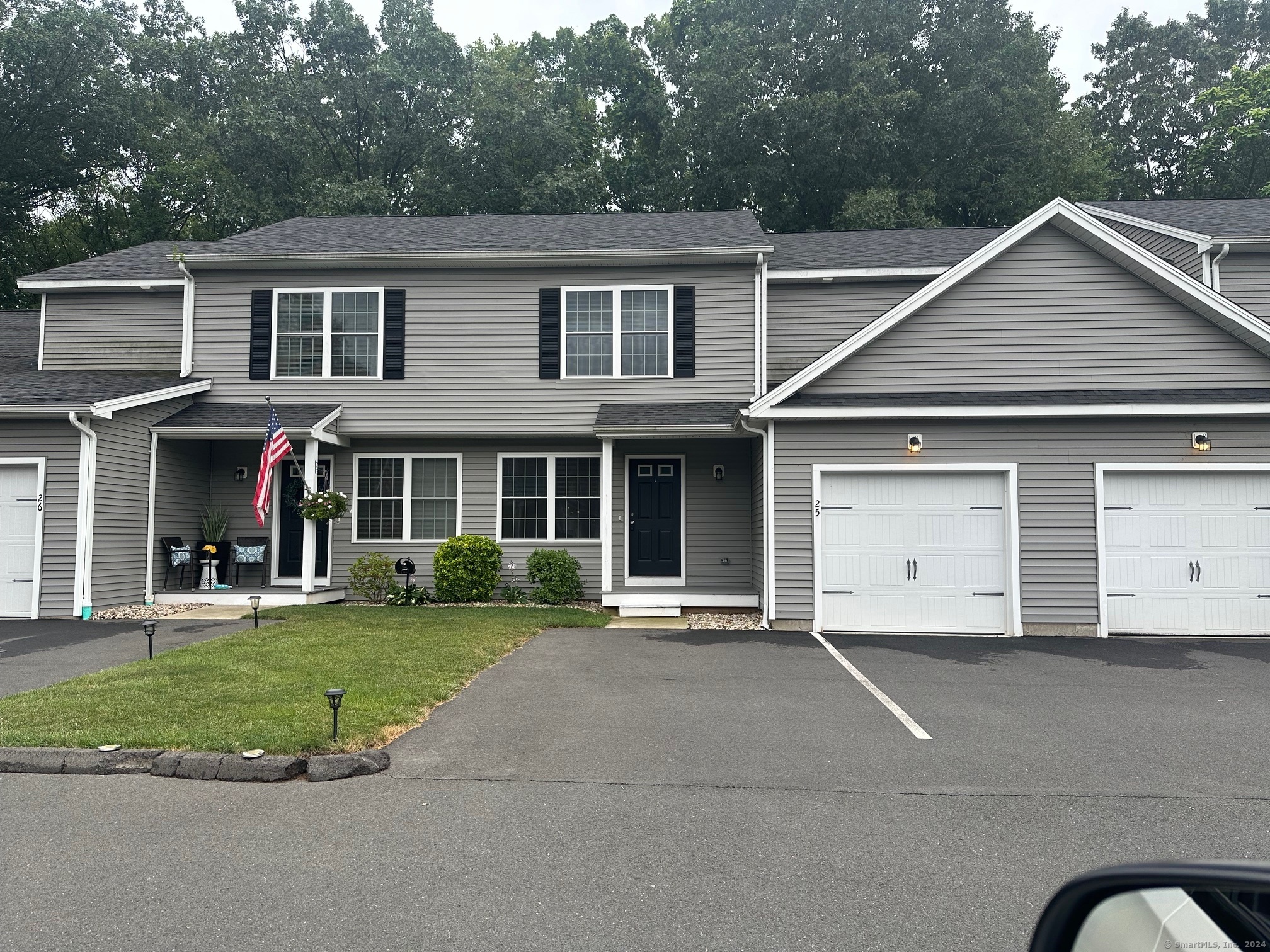 Rental Property at 54 Tridell Drive 25, Southington, Connecticut - Bedrooms: 3 
Bathrooms: 3 
Rooms: 6  - $2,500 MO.