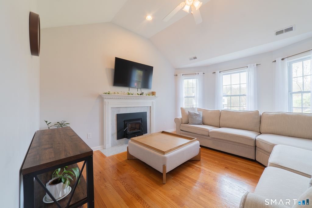 Photo of 422 Jones Road, Naugatuck, CT 06770 (MLS # 24171433)