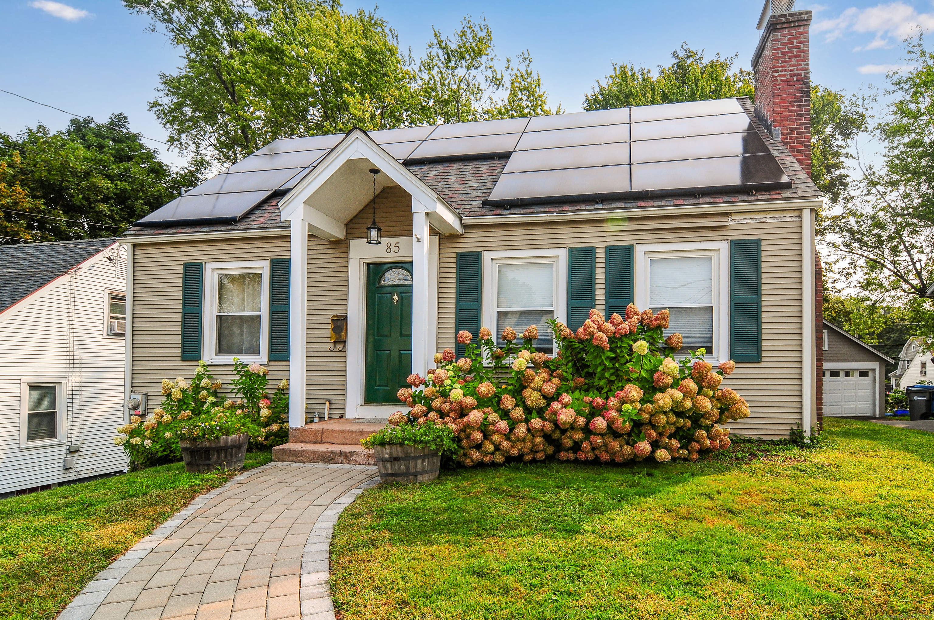 Manchester, Connecticut 06040, United States, 2 Bedrooms Bedrooms, ,1 BathroomBathrooms,Residential,Active,246843