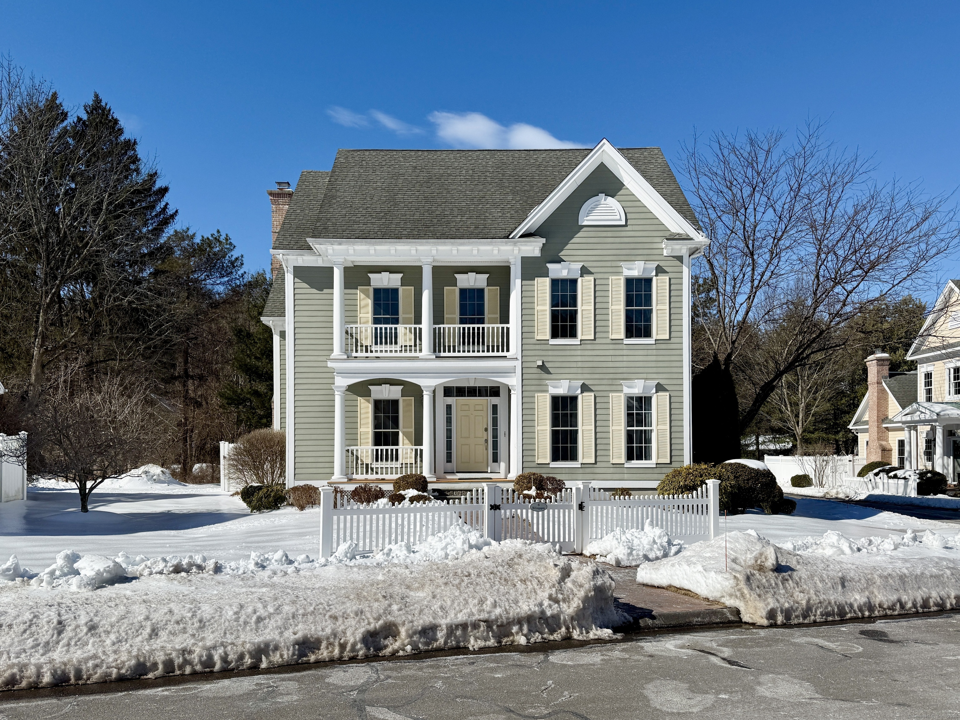 Property for Sale at Billingsgate Drive 6, Simsbury, Connecticut - Bedrooms: 2 
Bathrooms: 3 
Rooms: 12  - $700,000