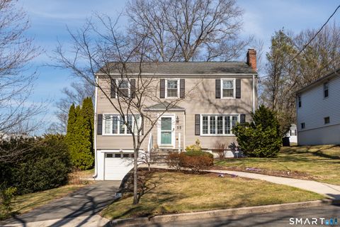 Photo of 35 Pelham Lane, New Haven, CT 06511 (MLS # 24164193)