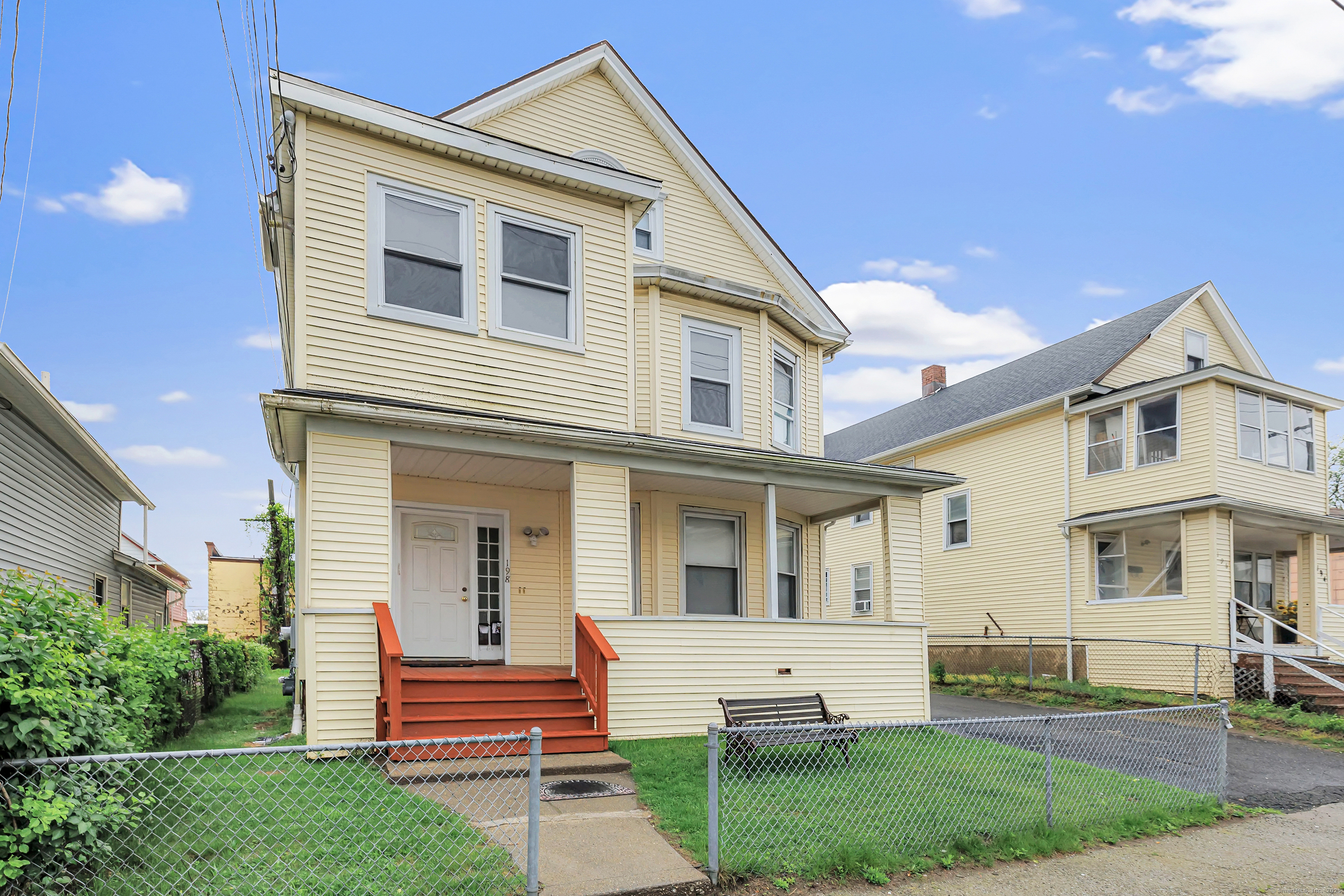 Property for Sale at Adams Street, Bridgeport, Connecticut - Bedrooms: 8 
Bathrooms: 3 
Rooms: 14  - $449,000