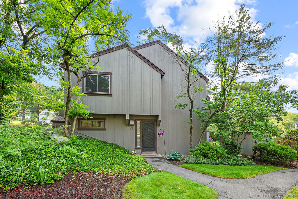 Property for Sale at Heritage Drive 33, Avon, Connecticut - Bedrooms: 3 
Bathrooms: 3 
Rooms: 6  - $349,900