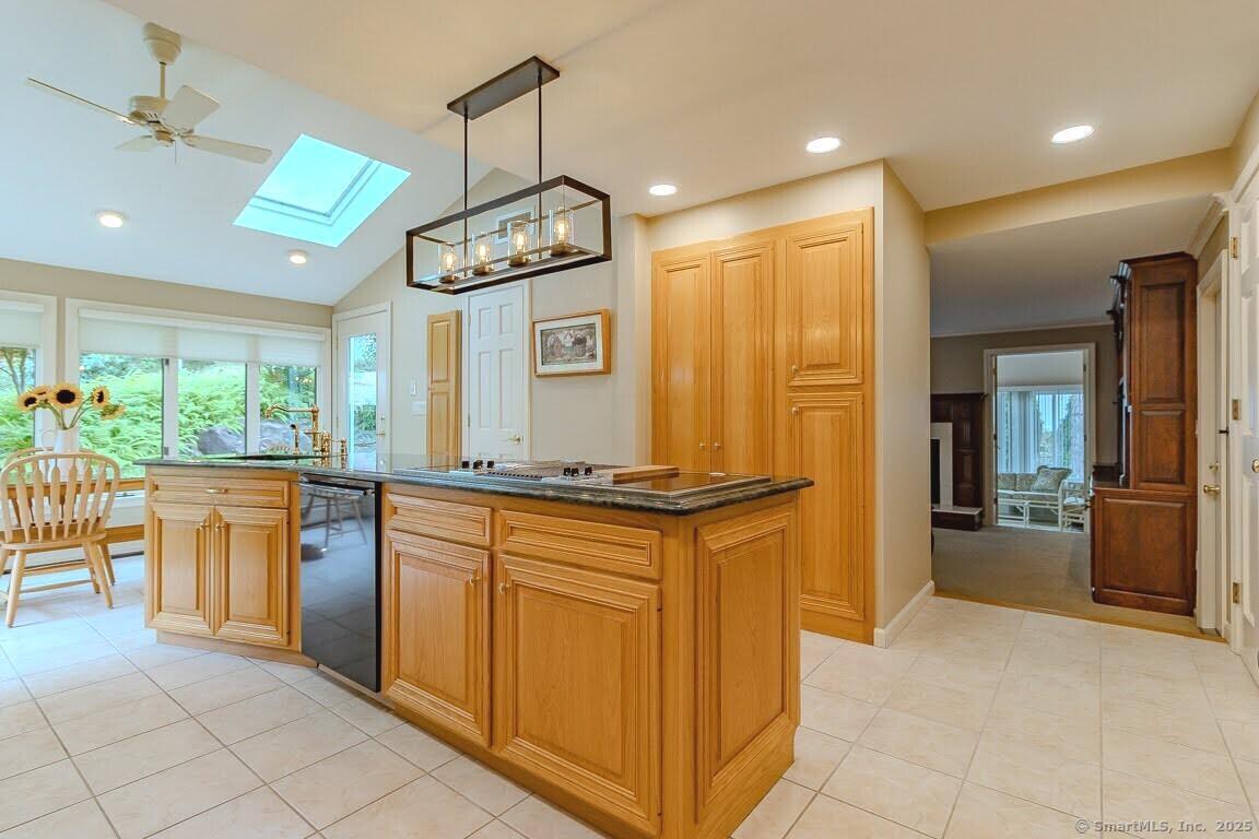 5 Coachmen Lane