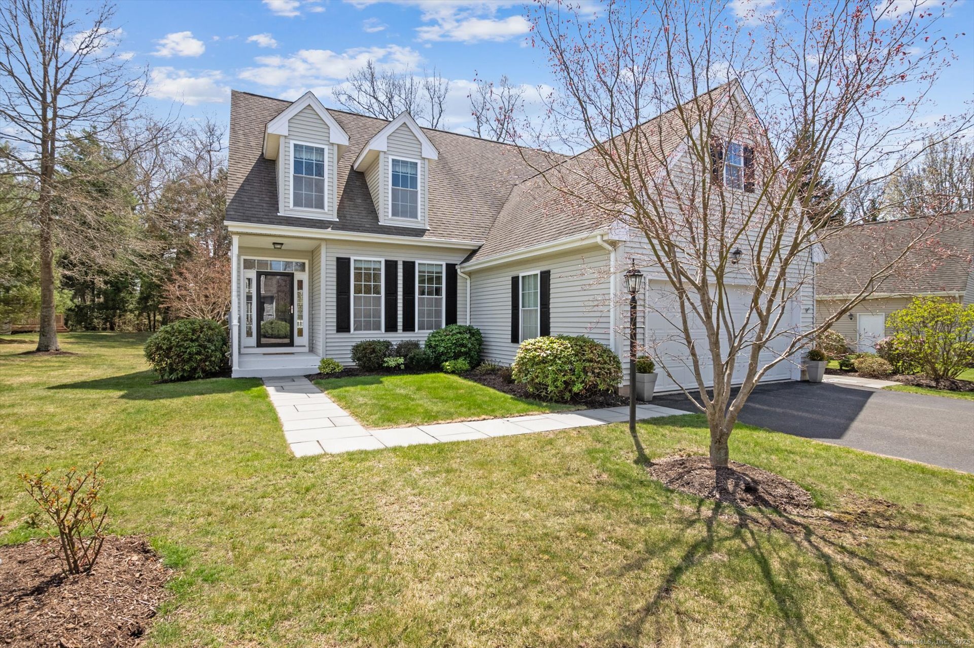Kenington Road 2, Avon, Connecticut - 3 Bedrooms  
3 Bathrooms  
7 Rooms - 