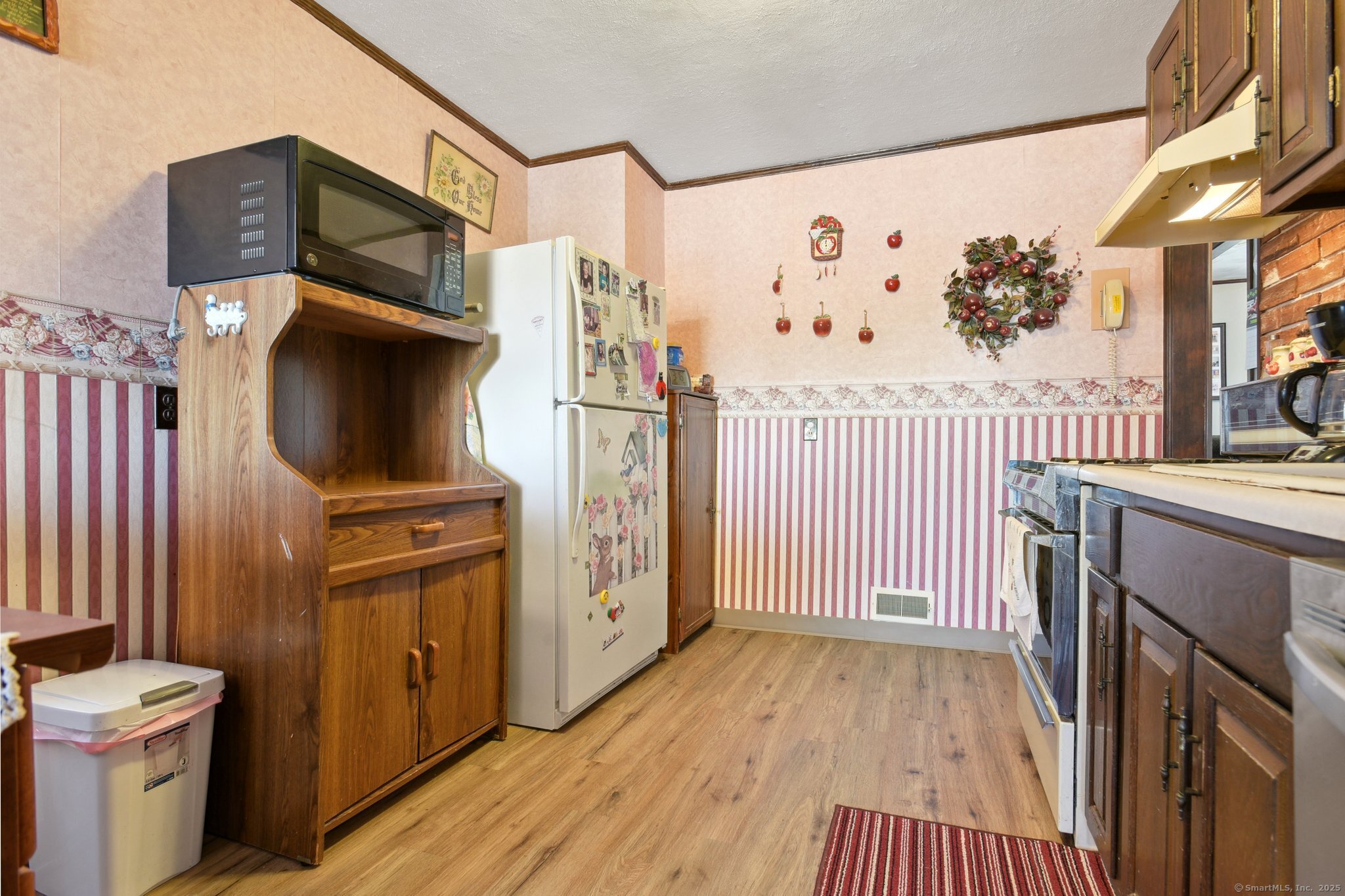 37 Strathmore Road, West Haven, Connecticut image 9