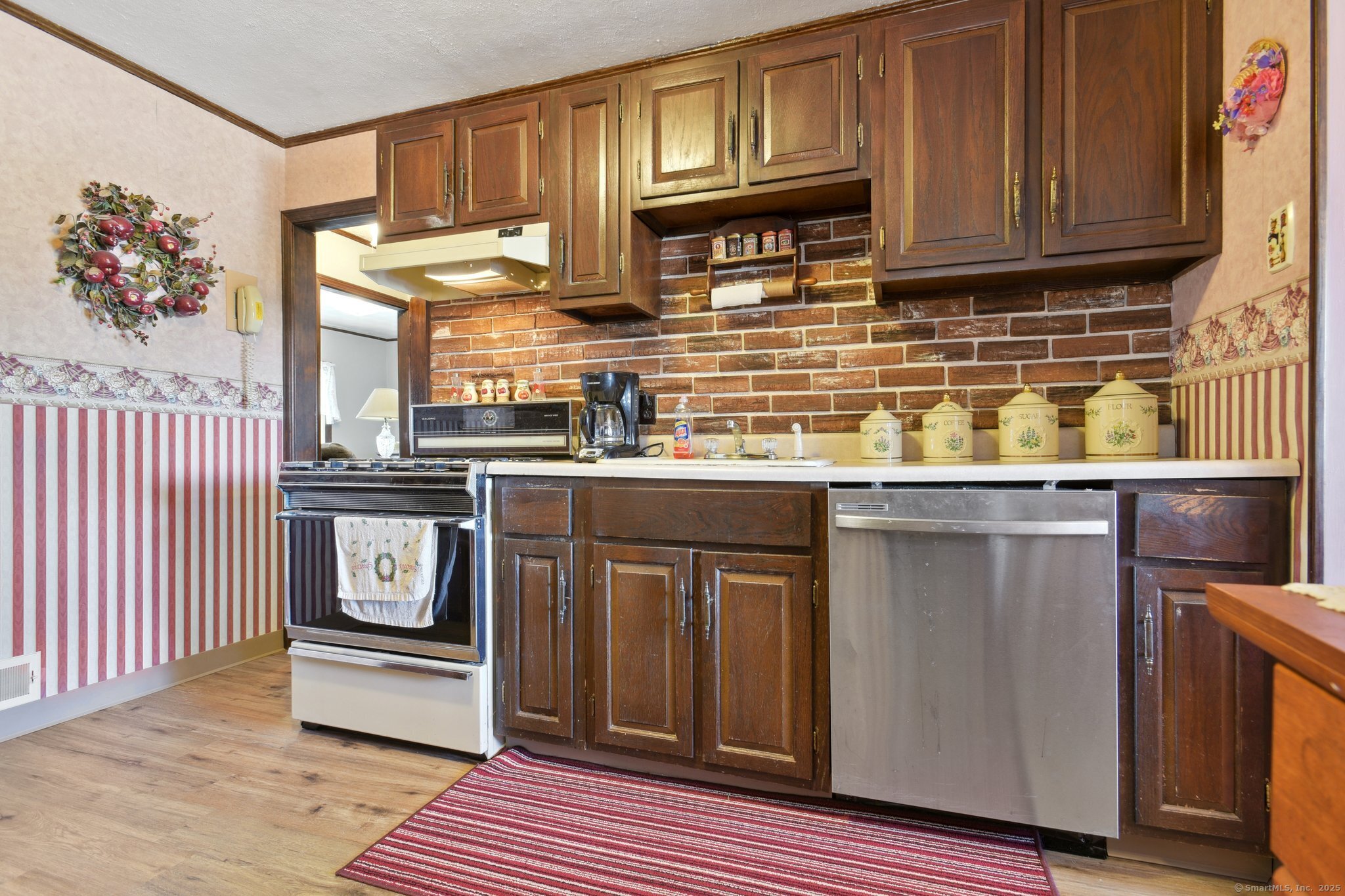 37 Strathmore Road, West Haven, Connecticut image 8