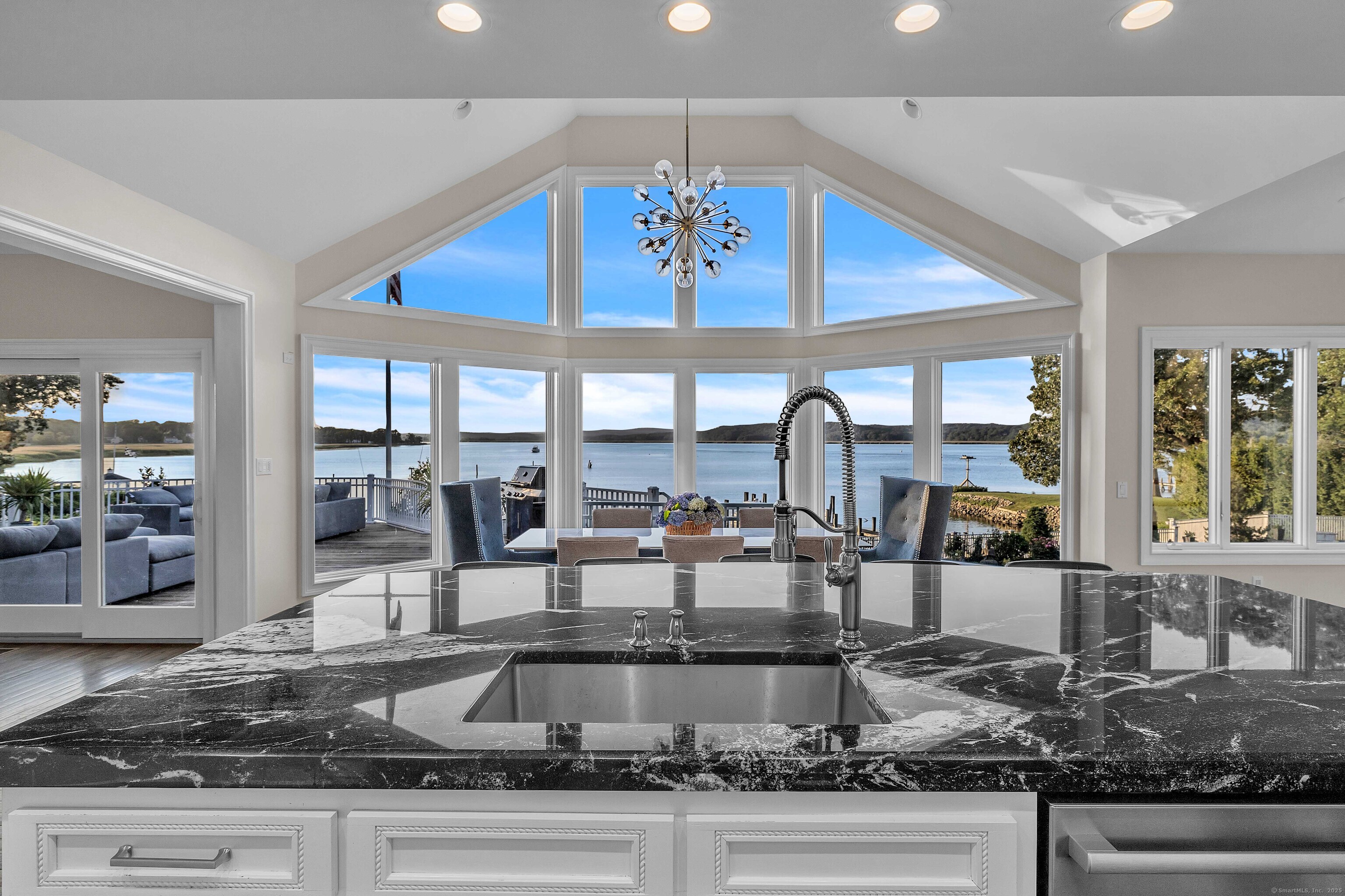 12 Rocky Point Road
