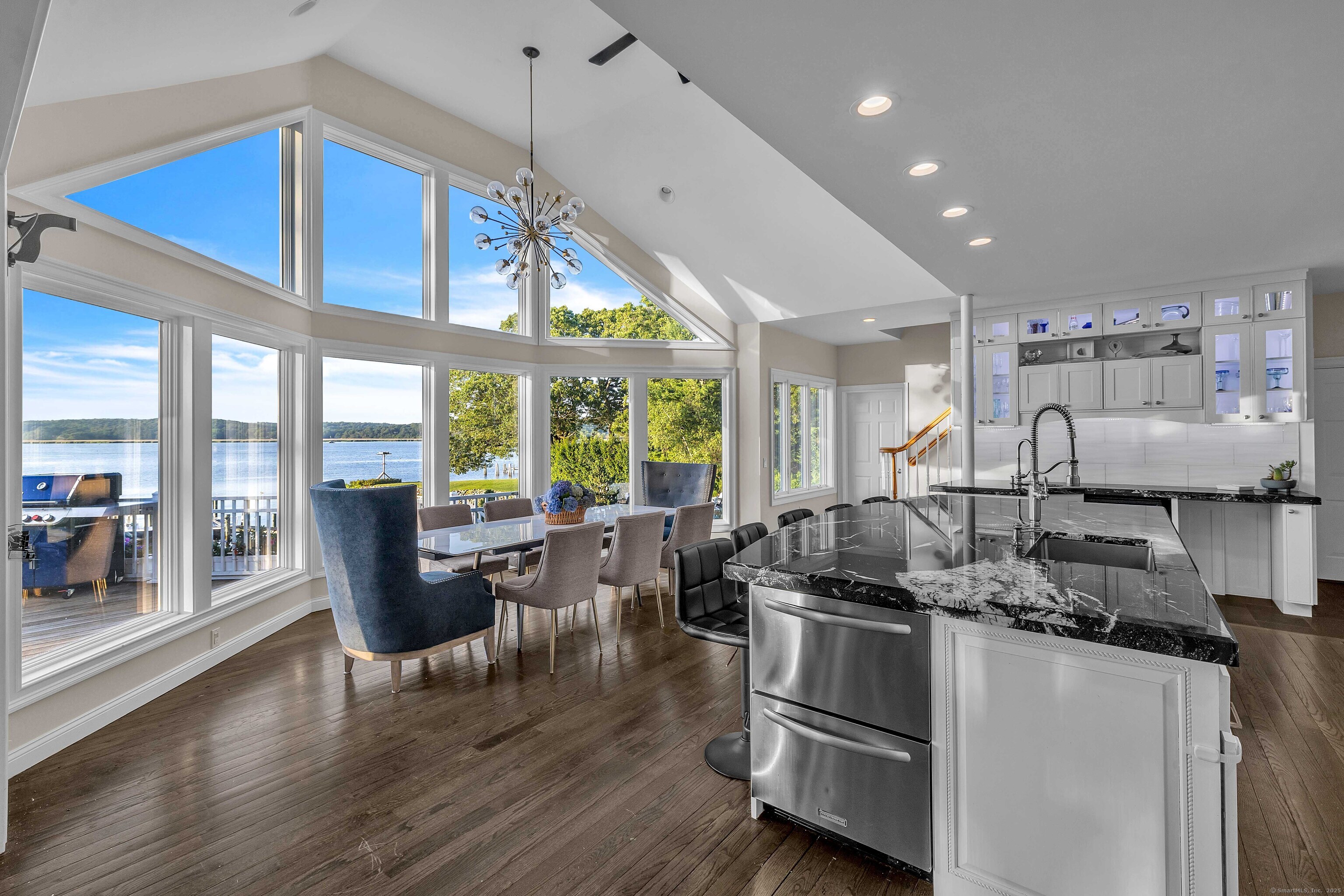 12 Rocky Point Road
