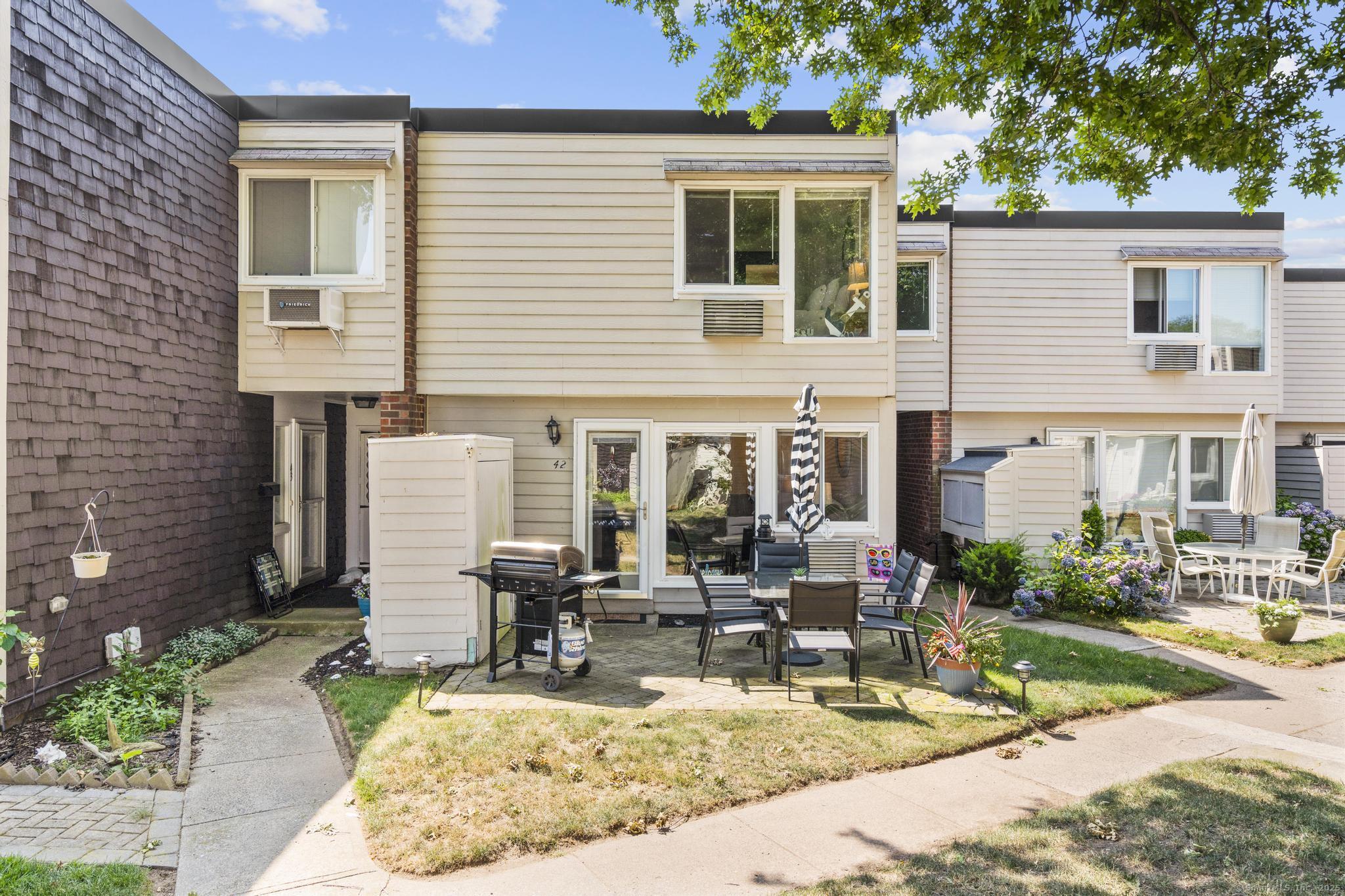 42 West Walk 42