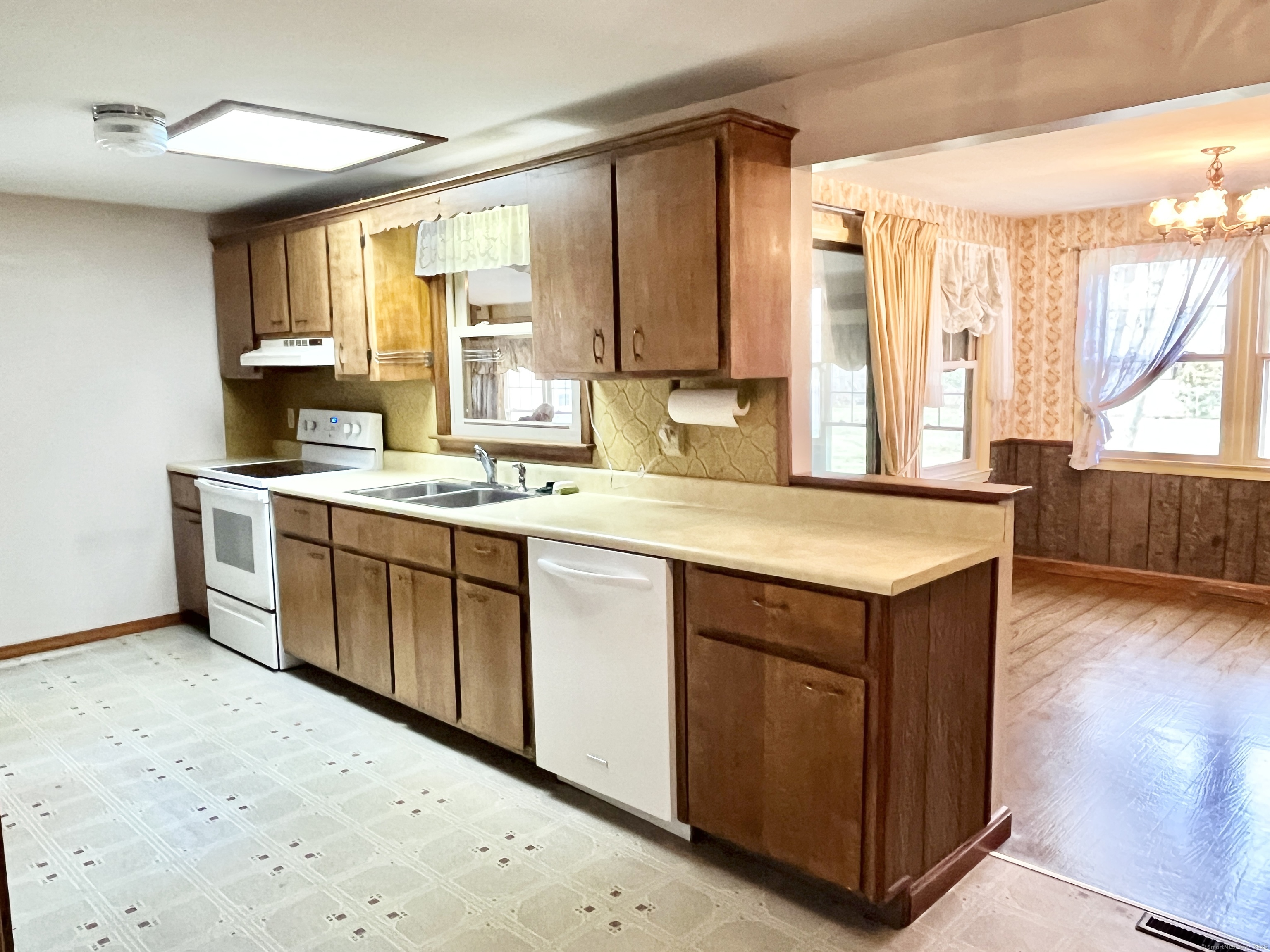 42 Fritz Place, Wallingford, Connecticut image 4