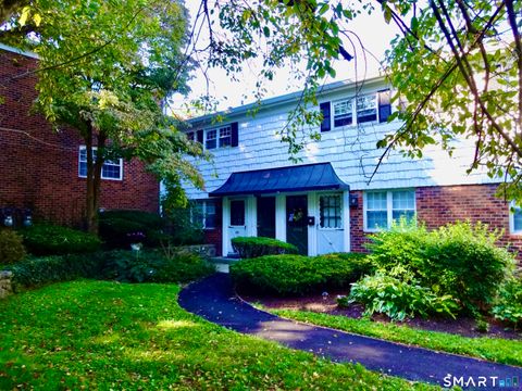 Photo of 245 Unquowa Road #APT 102, Fairfield, CT 06824 (MLS # 24150398)