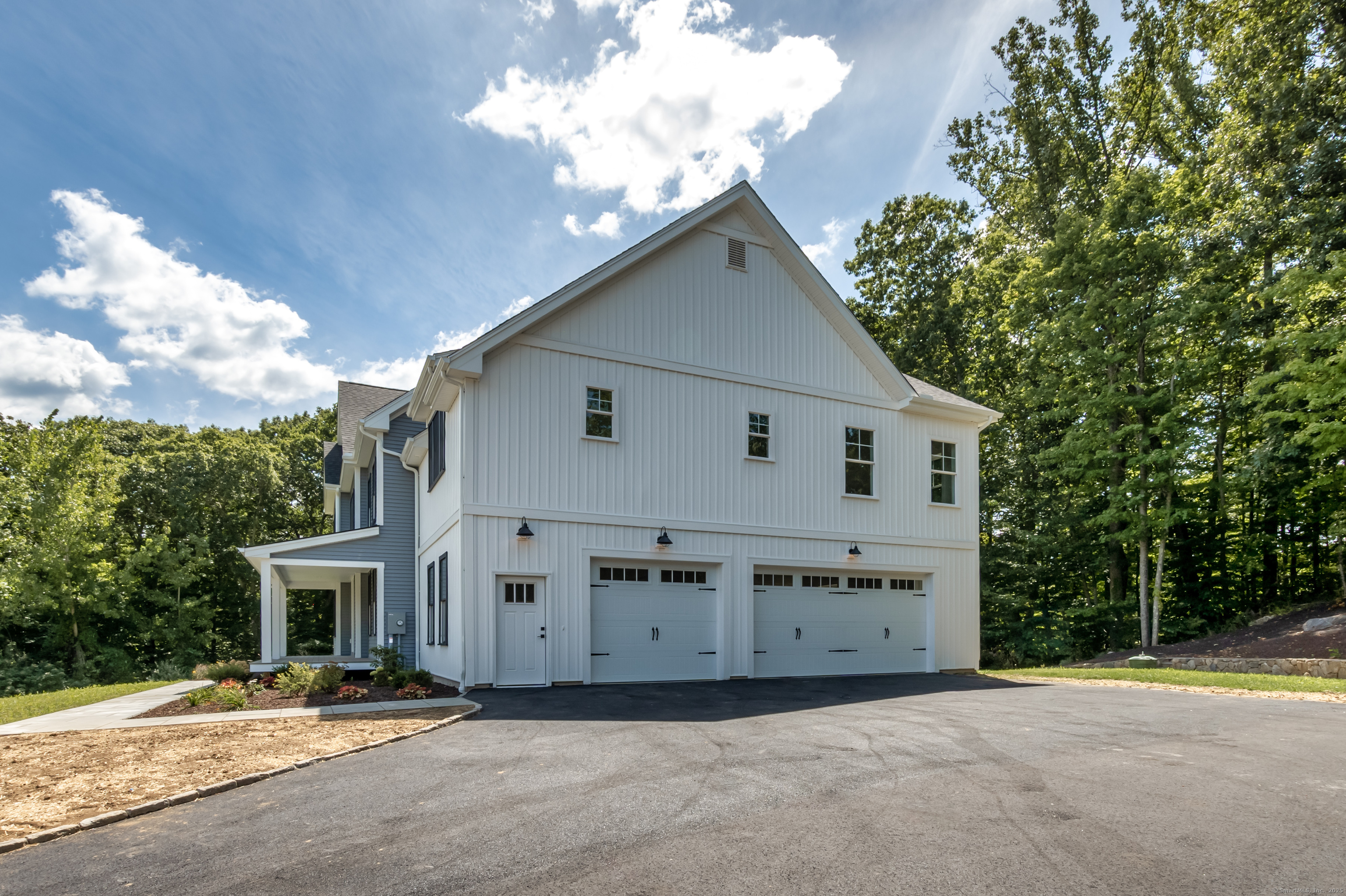 2 Twin Valley Road