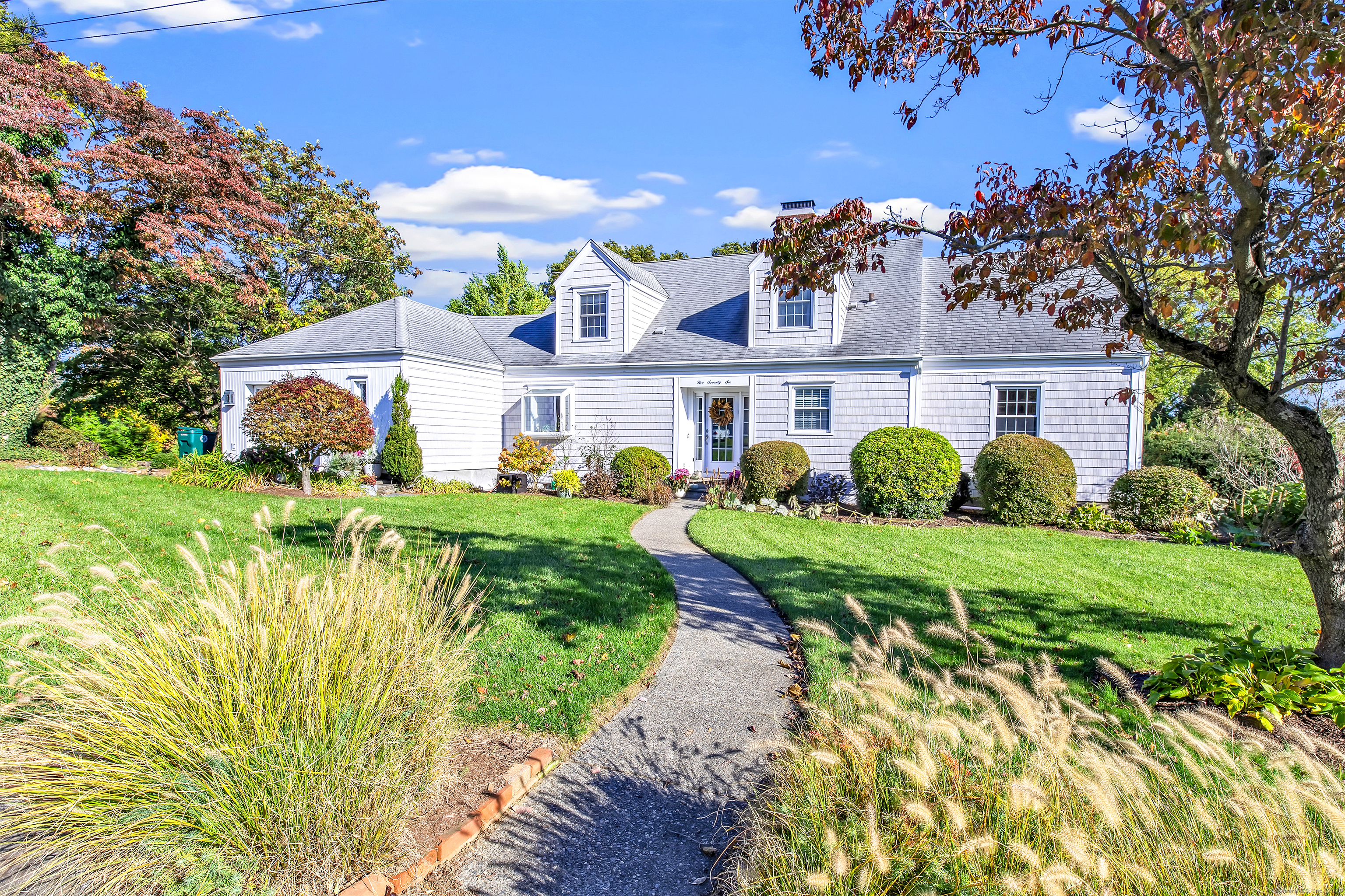 576 Bridgeview Place