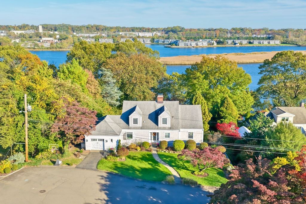 Photo of 576 Bridgeview Place, Stratford, CT 06614 (MLS # 24135545)