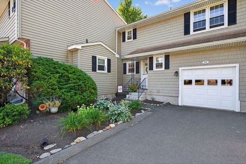 24 Thorne Road 24 West Hartford CT 06110