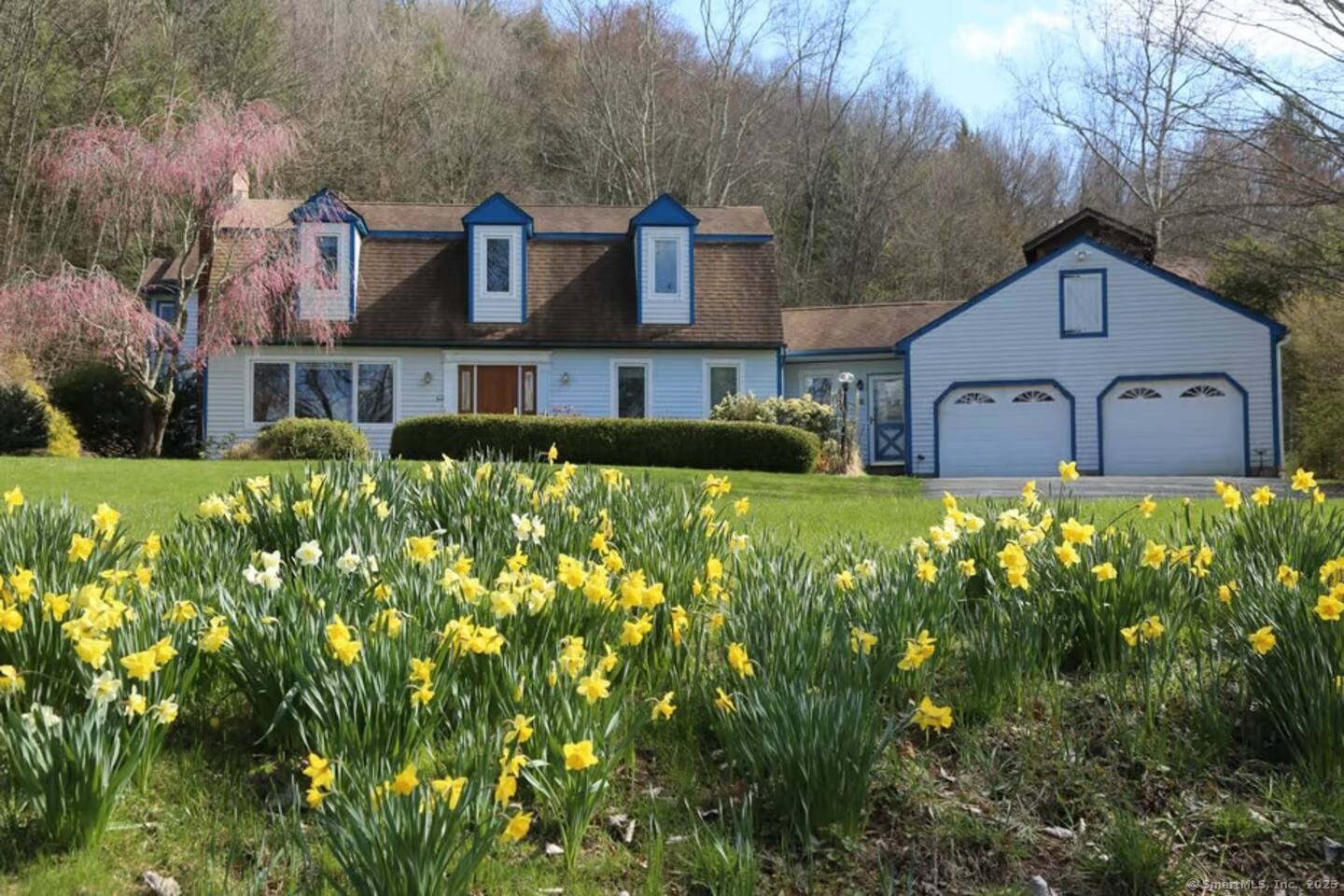 Cedar Hill Road, New Milford, Connecticut - 3 Bedrooms  
3 Bathrooms  
8 Rooms - 