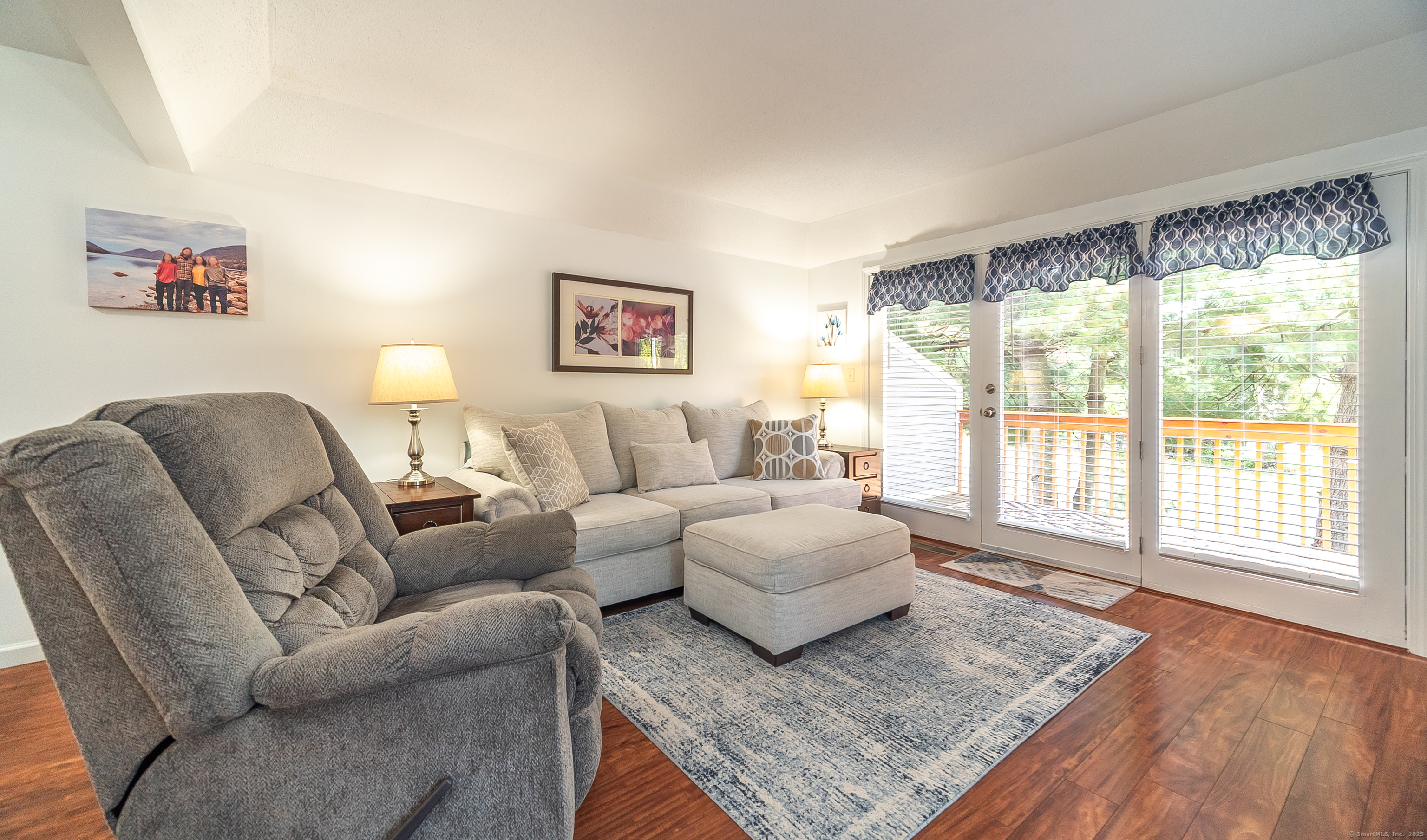 Meriden, Connecticut 06450, United States, 2 Bedrooms Bedrooms, ,2 BathroomsBathrooms,Residential,Active,223762