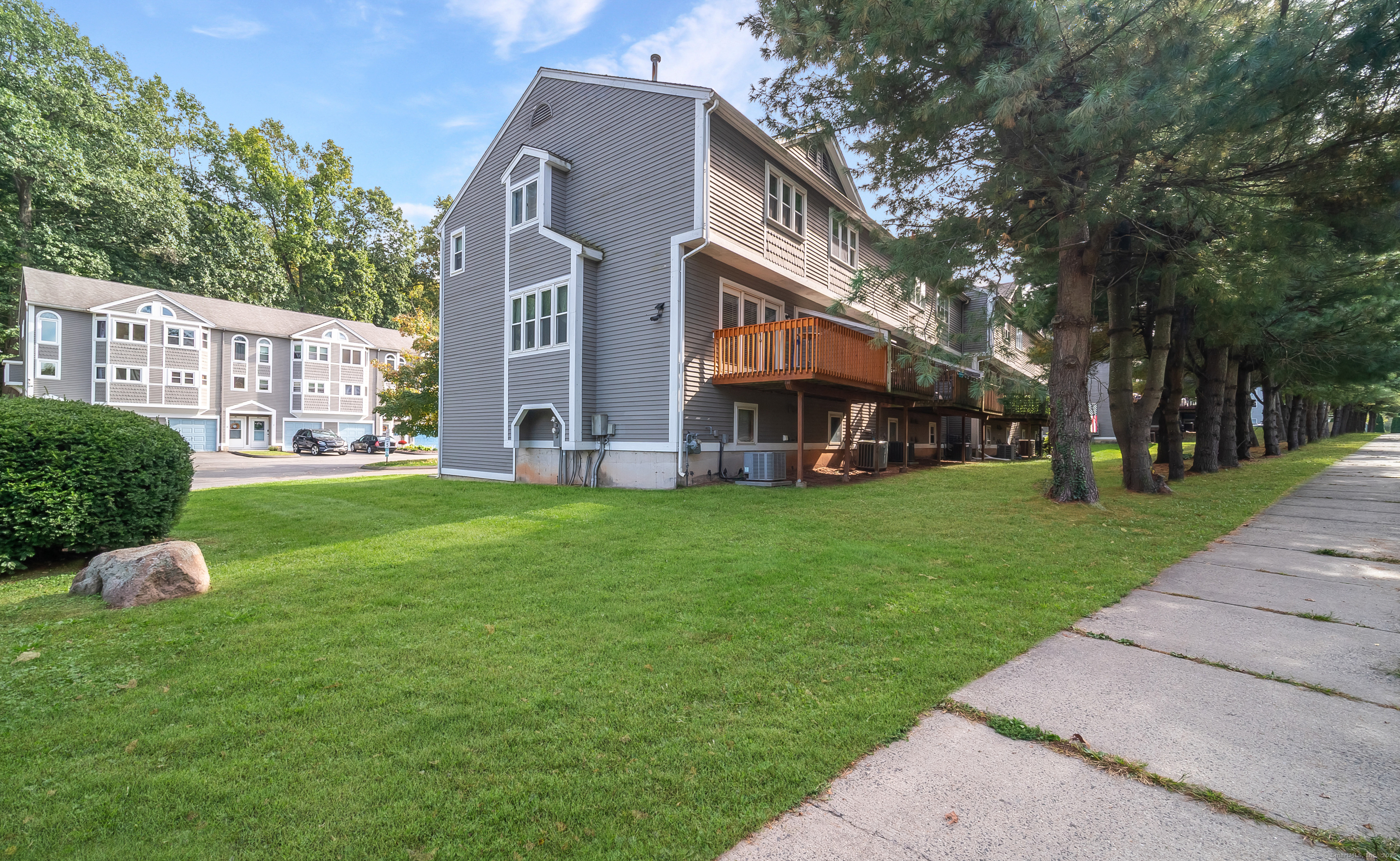 Meriden, Connecticut 06450, United States, 2 Bedrooms Bedrooms, ,2 BathroomsBathrooms,Residential,Active,223762