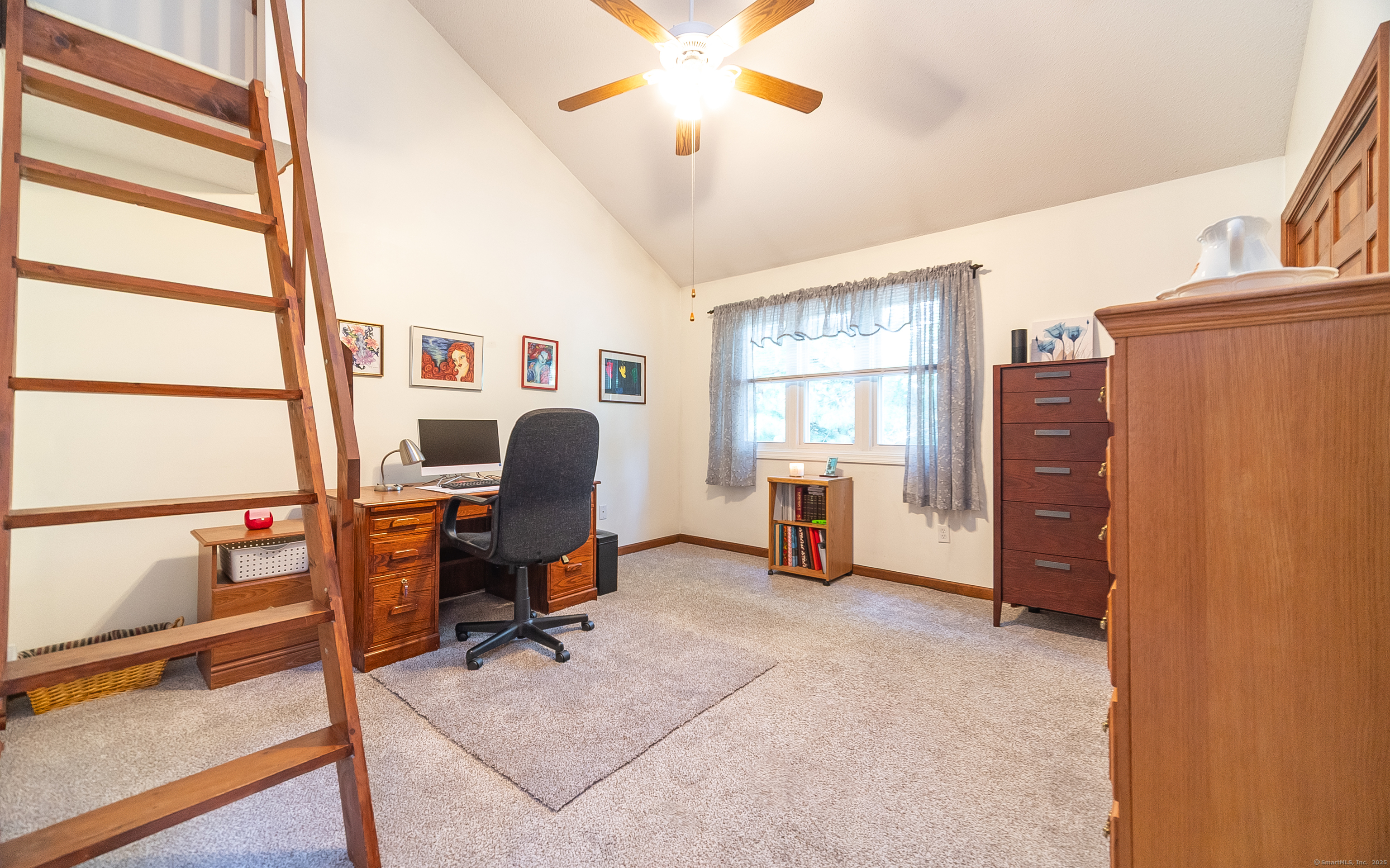 Meriden, Connecticut 06450, United States, 2 Bedrooms Bedrooms, ,2 BathroomsBathrooms,Residential,Active,223762