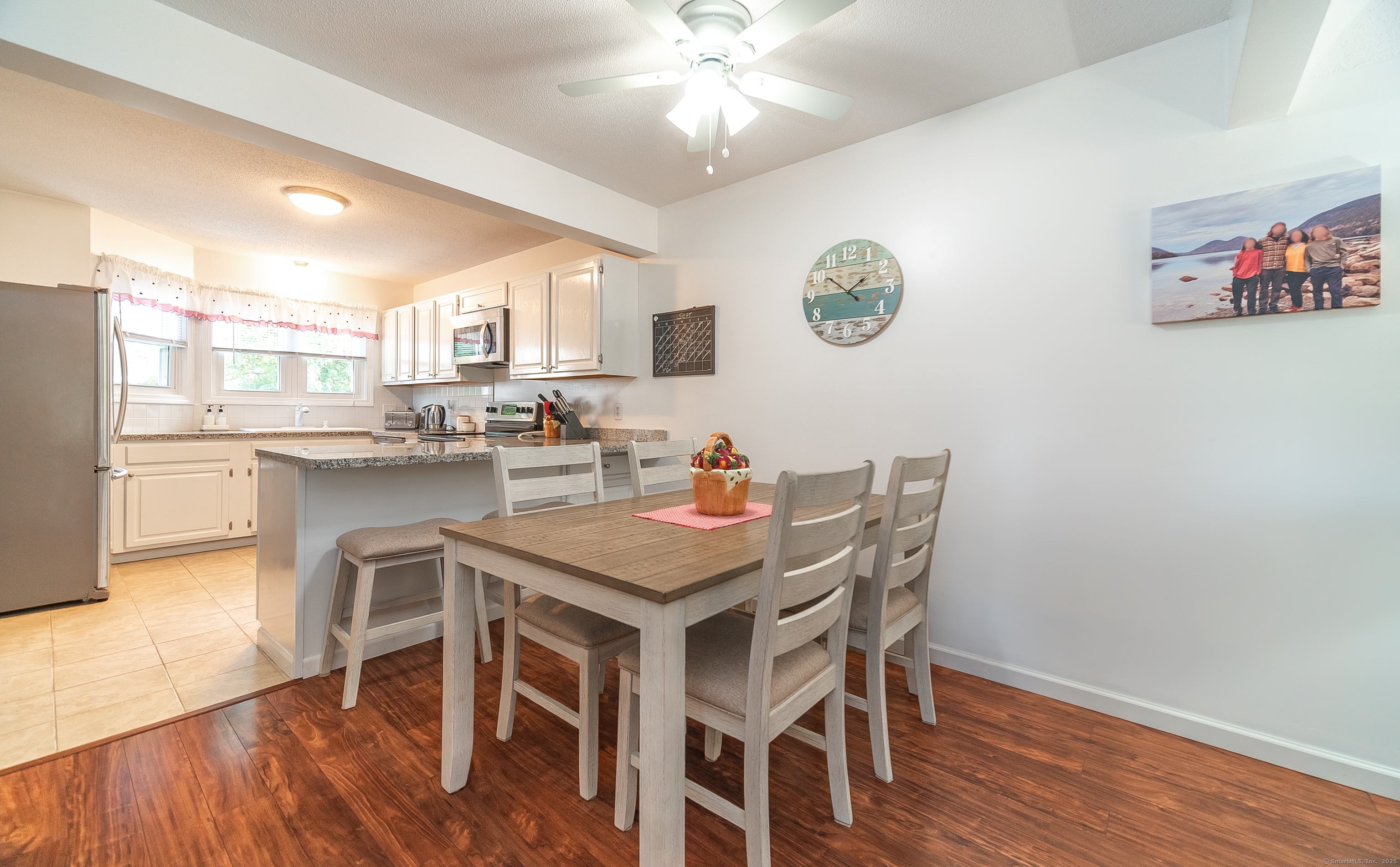 Meriden, Connecticut 06450, United States, 2 Bedrooms Bedrooms, ,2 BathroomsBathrooms,Residential,Active,223762