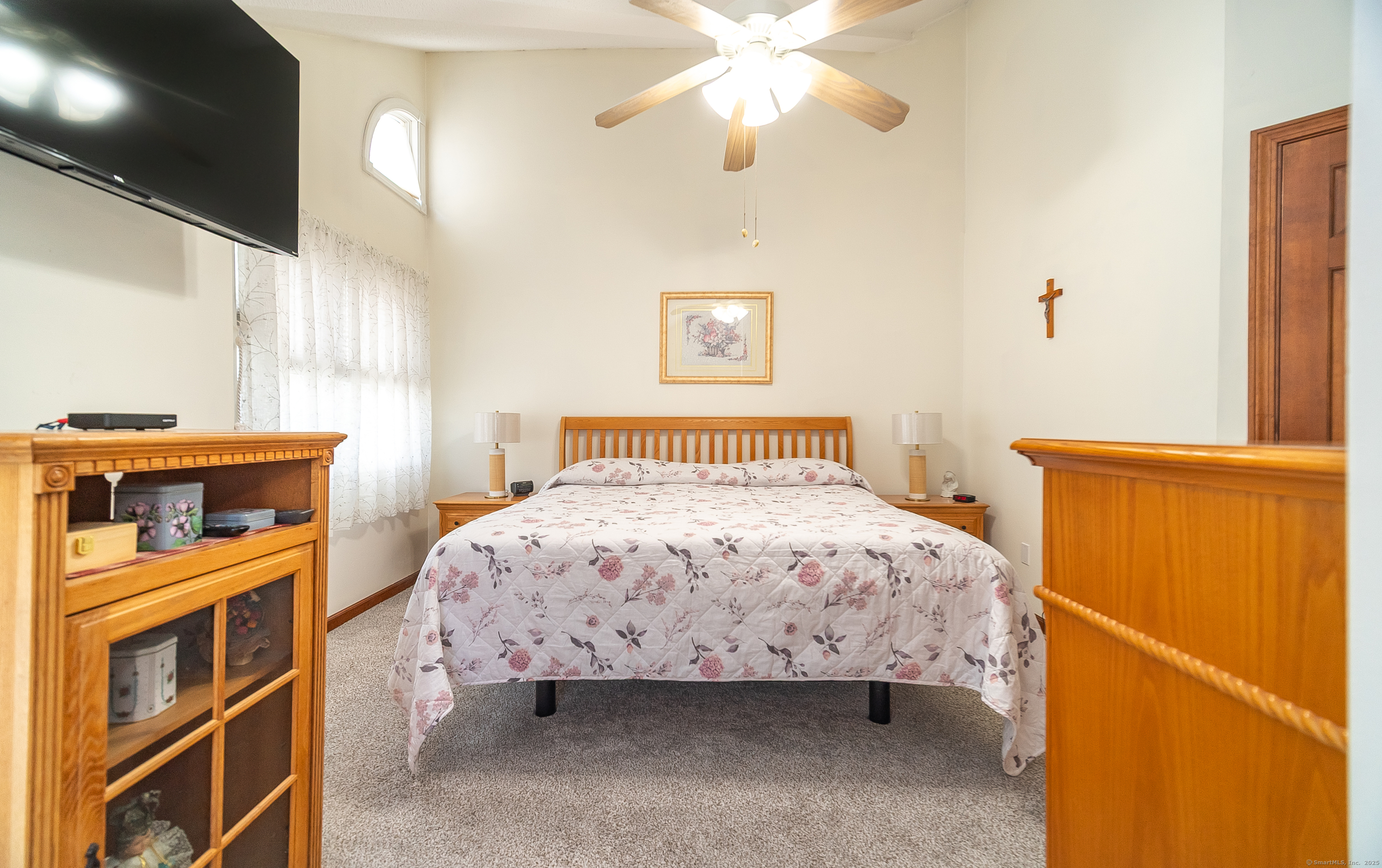 Meriden, Connecticut 06450, United States, 2 Bedrooms Bedrooms, ,2 BathroomsBathrooms,Residential,Active,223762