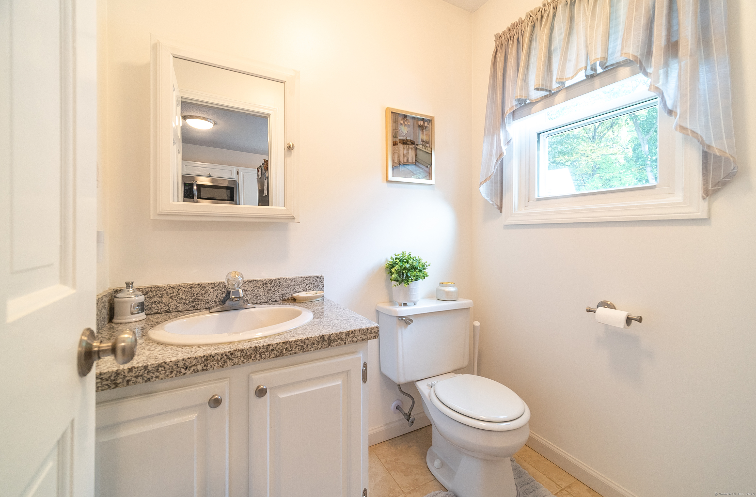 Meriden, Connecticut 06450, United States, 2 Bedrooms Bedrooms, ,2 BathroomsBathrooms,Residential,Active,223762