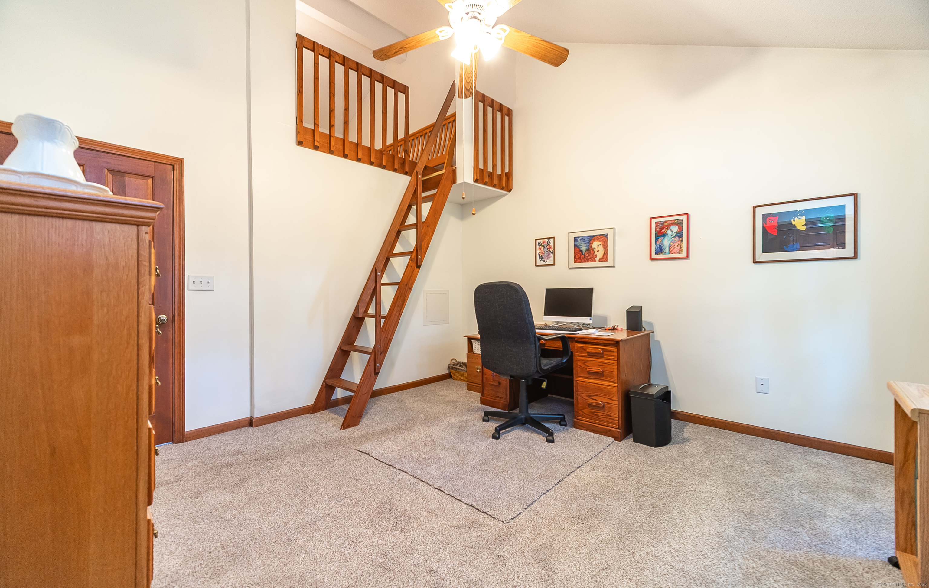 Meriden, Connecticut 06450, United States, 2 Bedrooms Bedrooms, ,2 BathroomsBathrooms,Residential,Active,223762