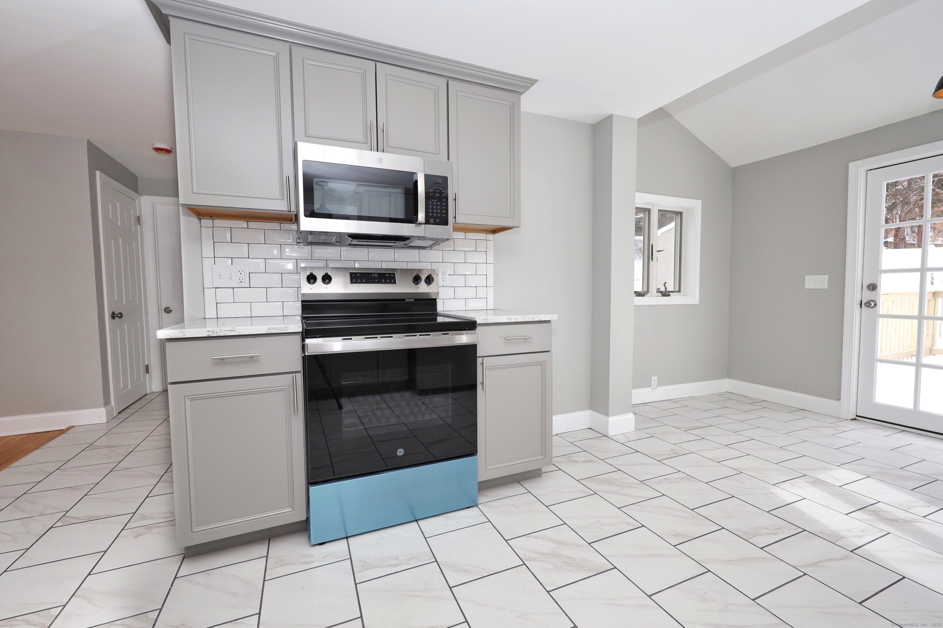 523 East Road, Bristol, Connecticut image 19