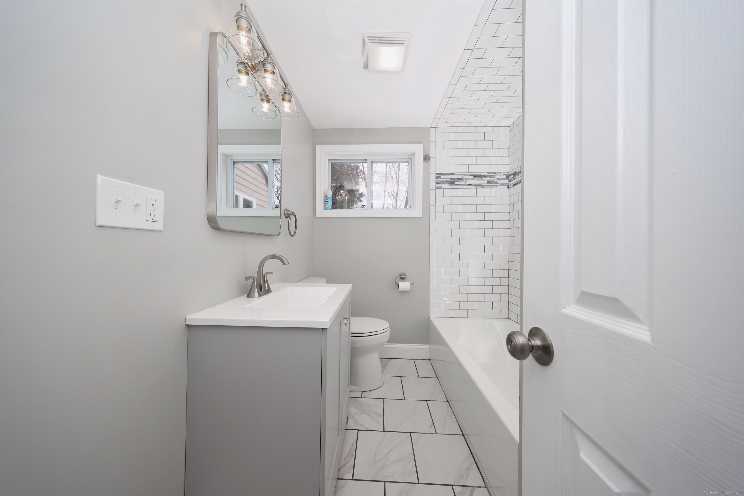 523 East Road, Bristol, Connecticut image 24