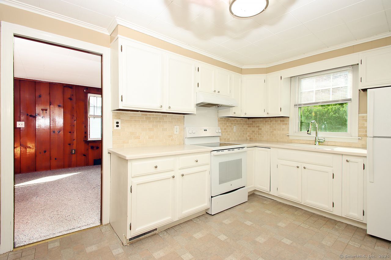 36 Hart Avenue, Meriden, Connecticut image 11
