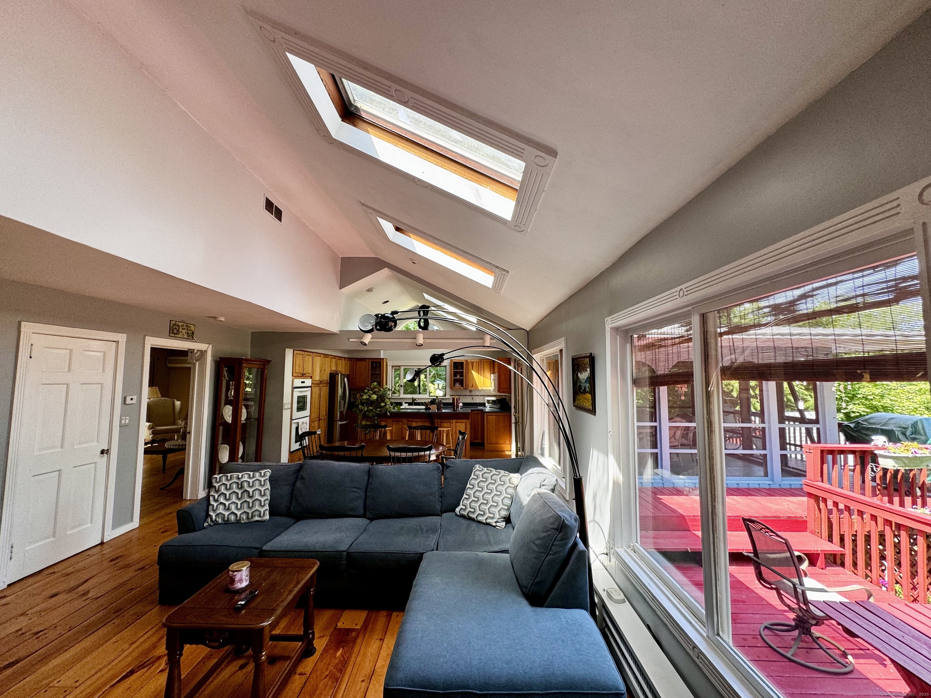 10 Laurel Trail