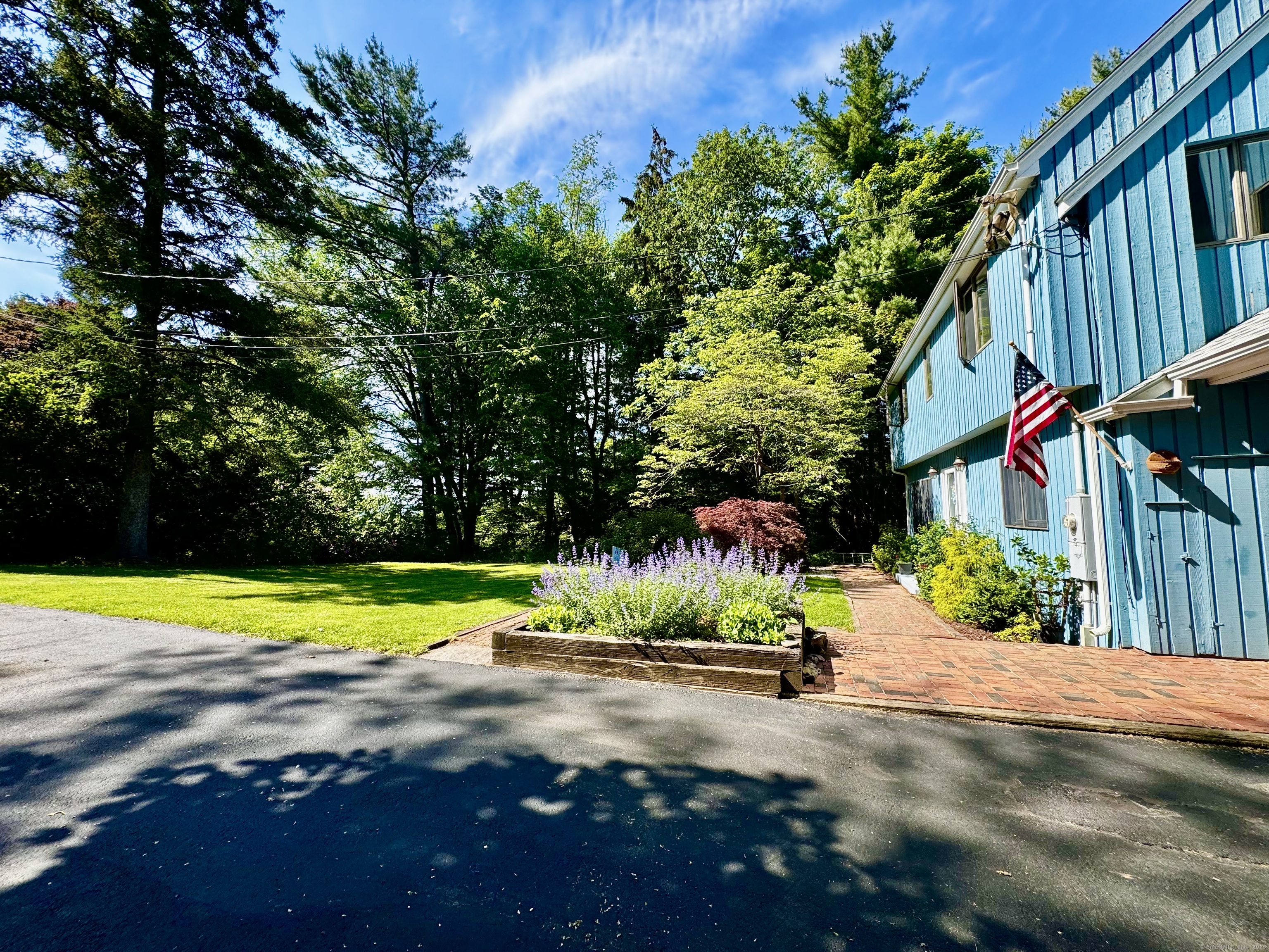 10 Laurel Trail